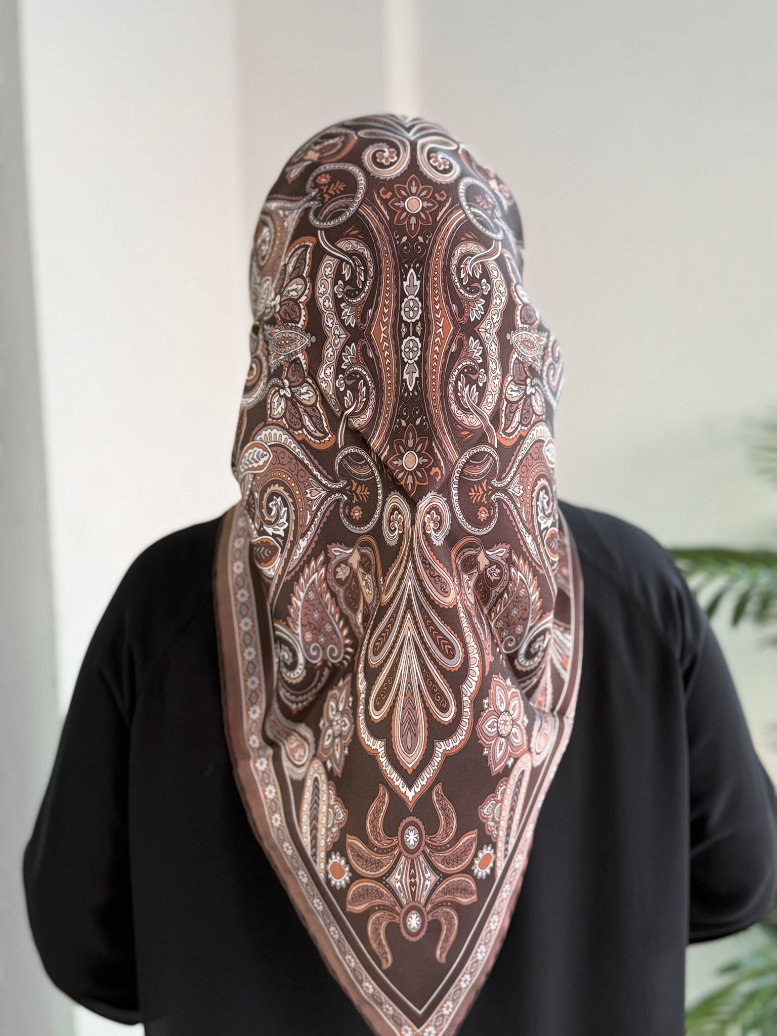 KAHVERENGİ, VİZON, BEYAZ