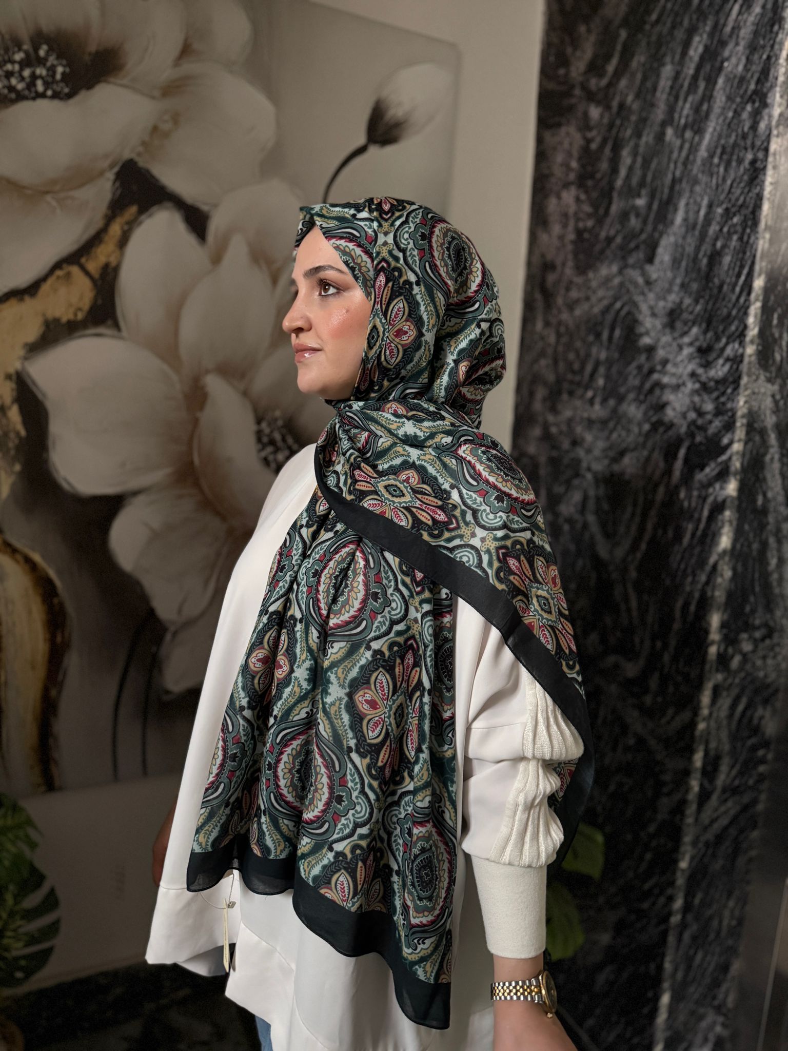 SU YEŞİLİ, SİYAH, KIRMIZI