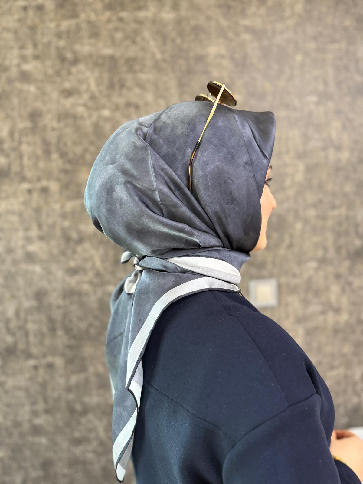 İNDİGO MAVİ, GRİ