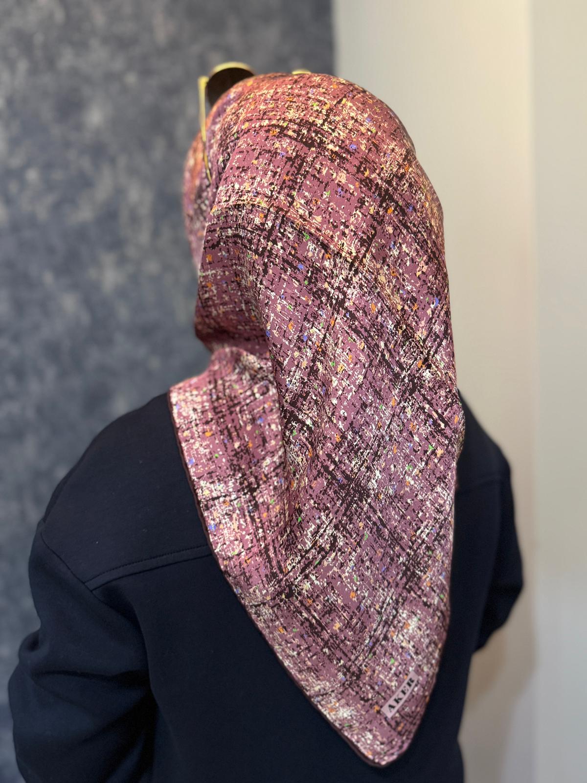 GÜL KURUSU, MÜRDÜM