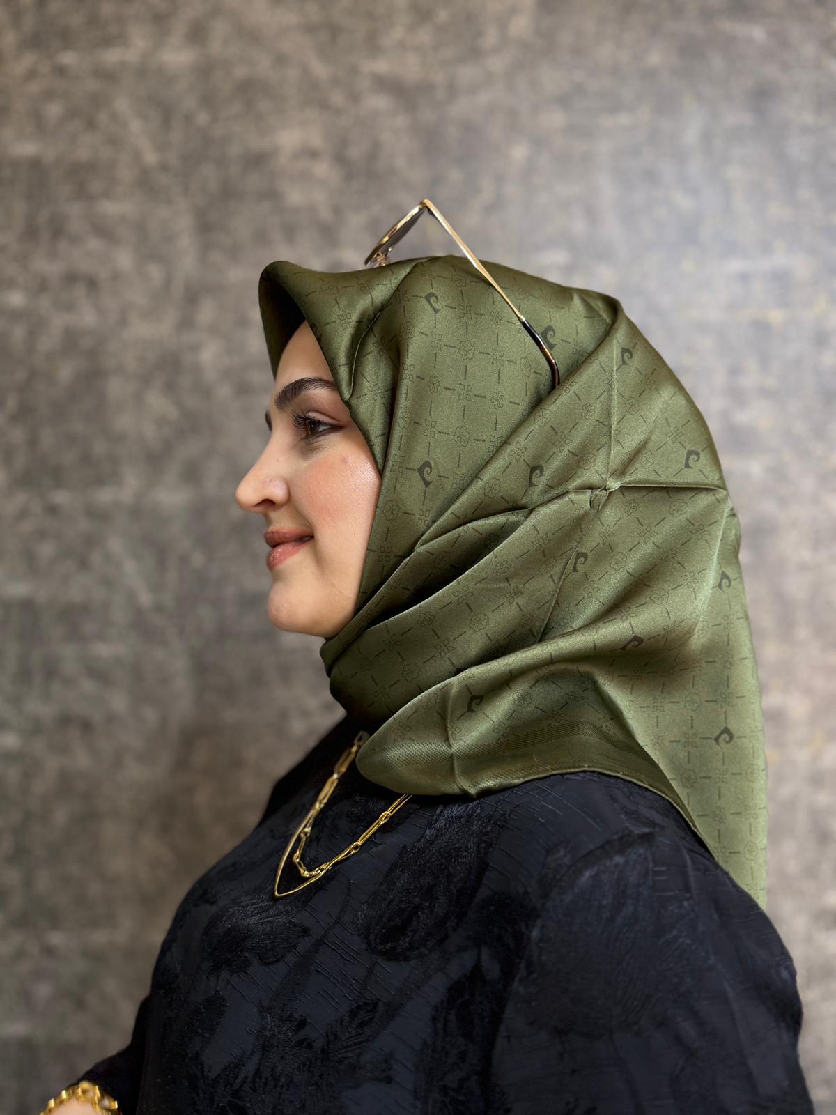 PİERRE CARDİN %100 SURA İPEK EŞARP