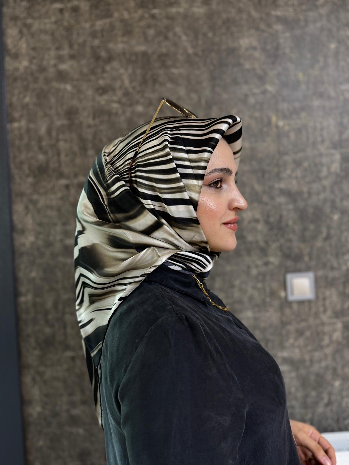 KIRIK BEYAZ, SİYAH, EKRU