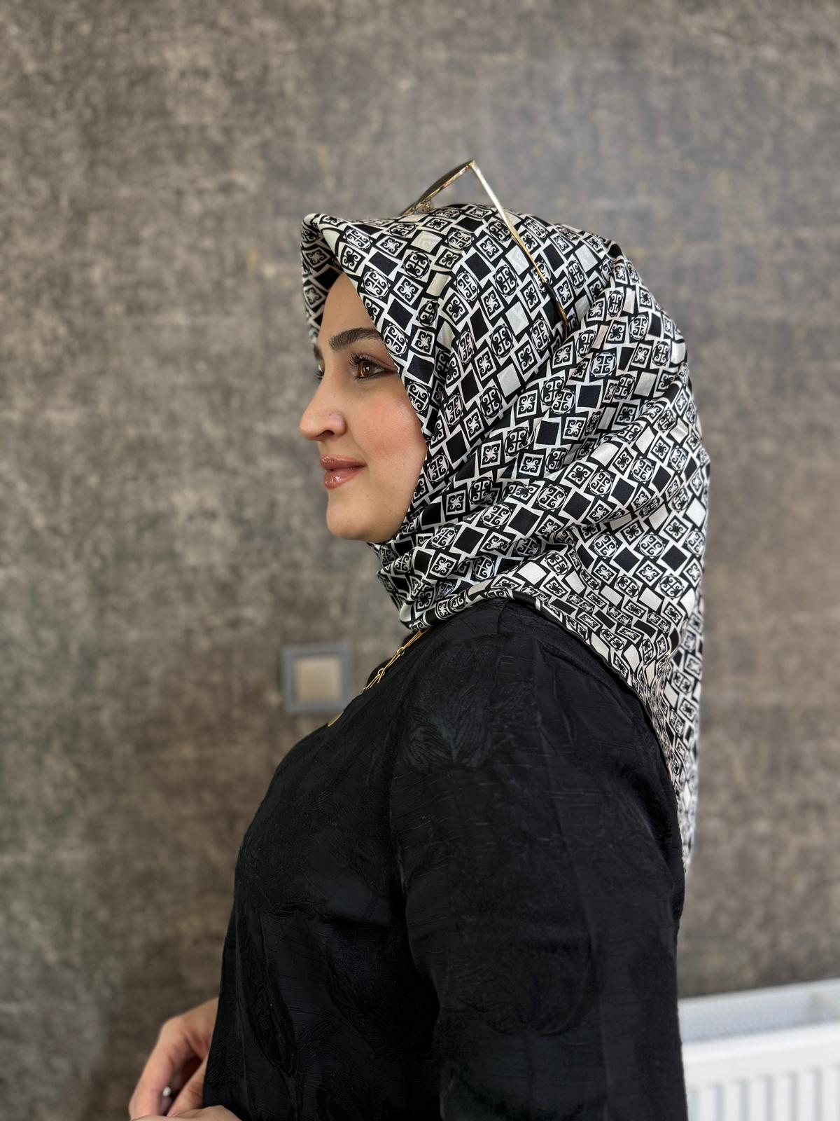 PİERRE CARDİN %100 SURA İPEK EŞARP