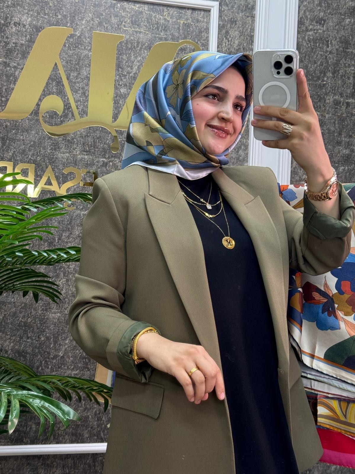 ARMİNE SURA İPEK EŞARP 
