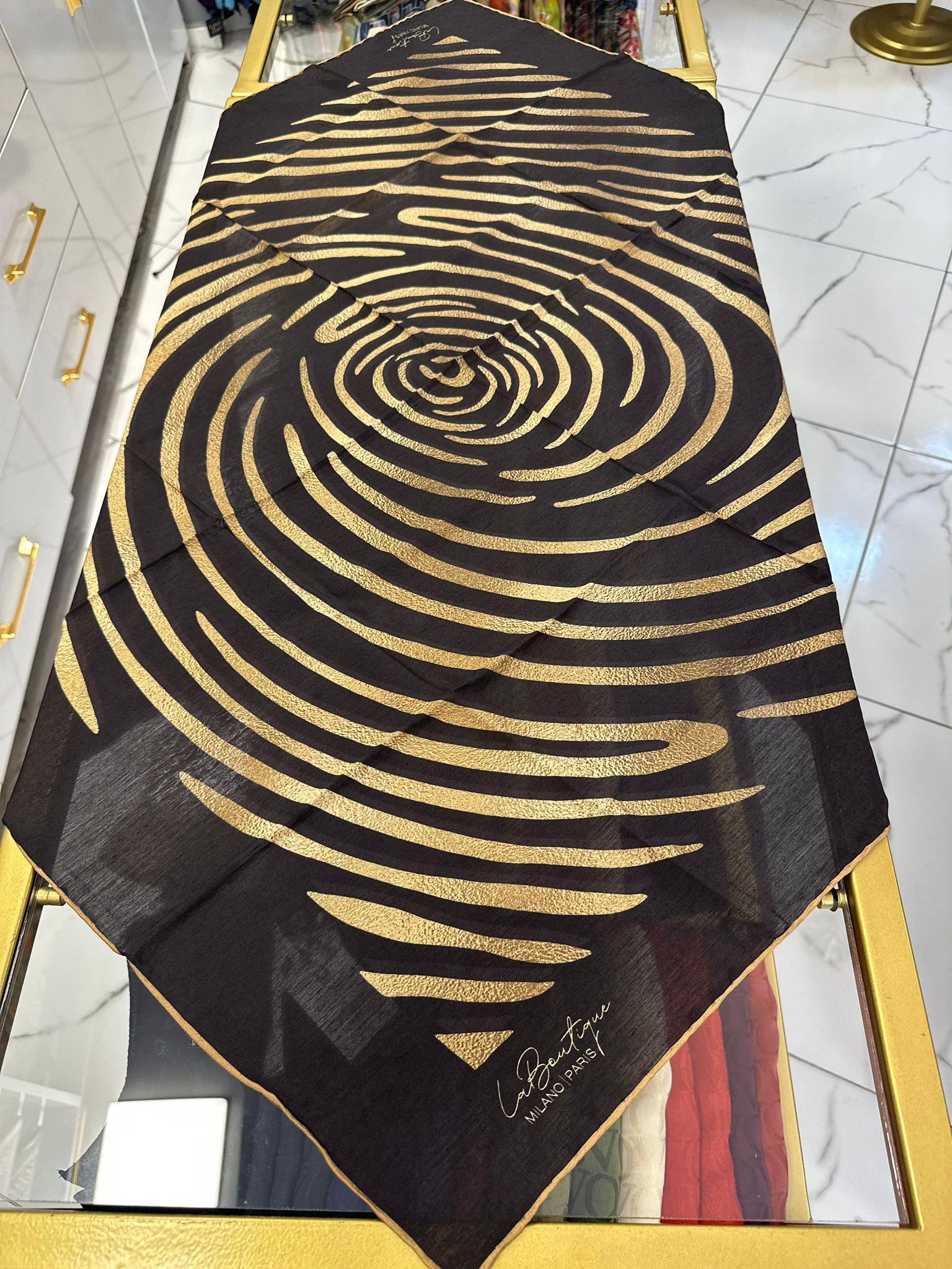SİYAH, SARI, GOLD