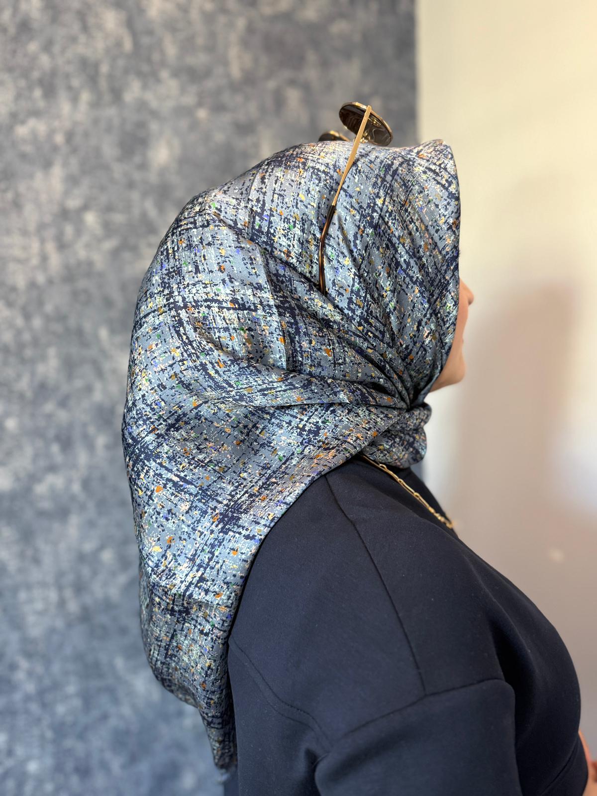 AÇIK MAVİ, RENKLİ