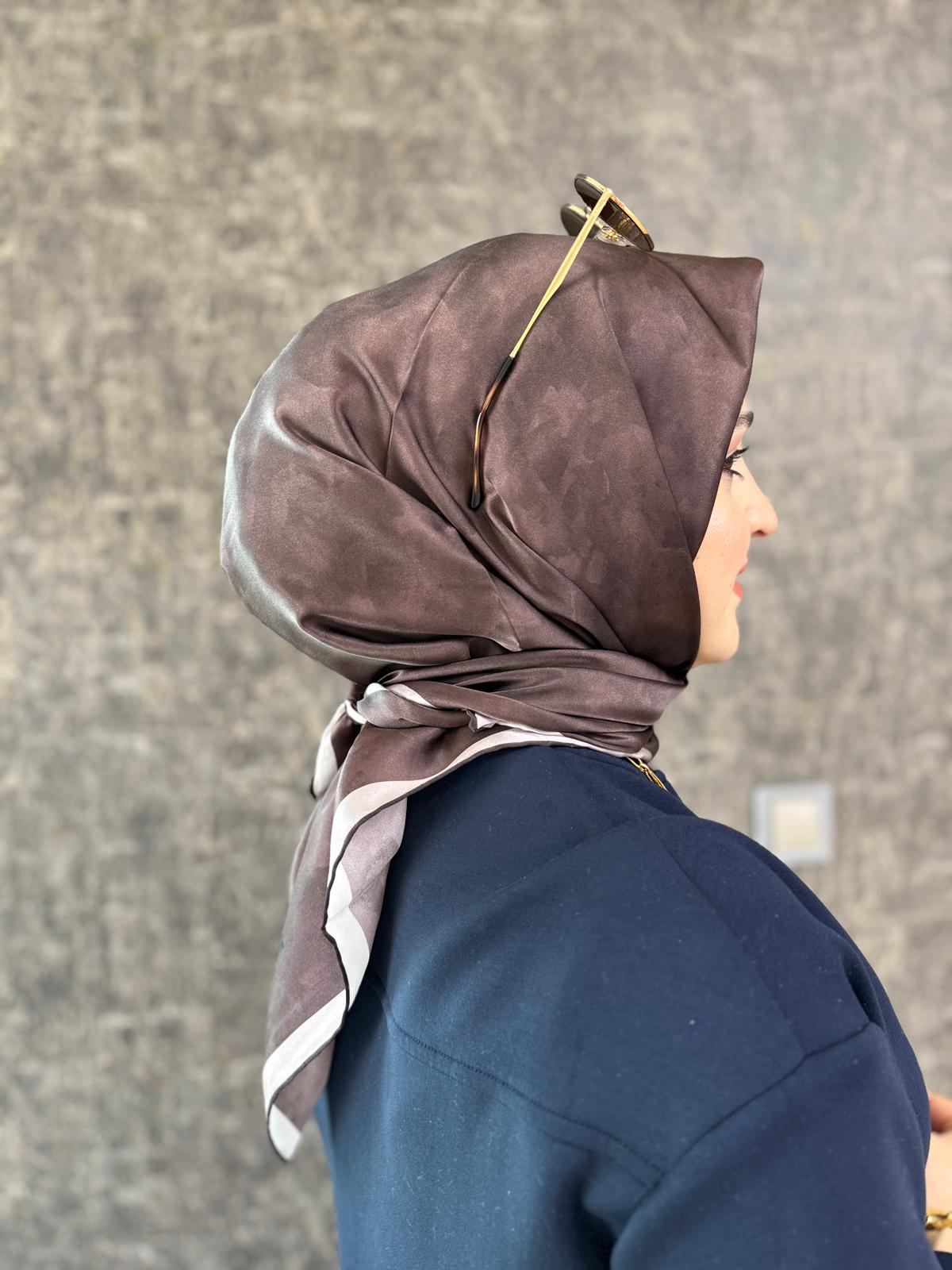 ACI KAHVE, EKRU ŞERİT