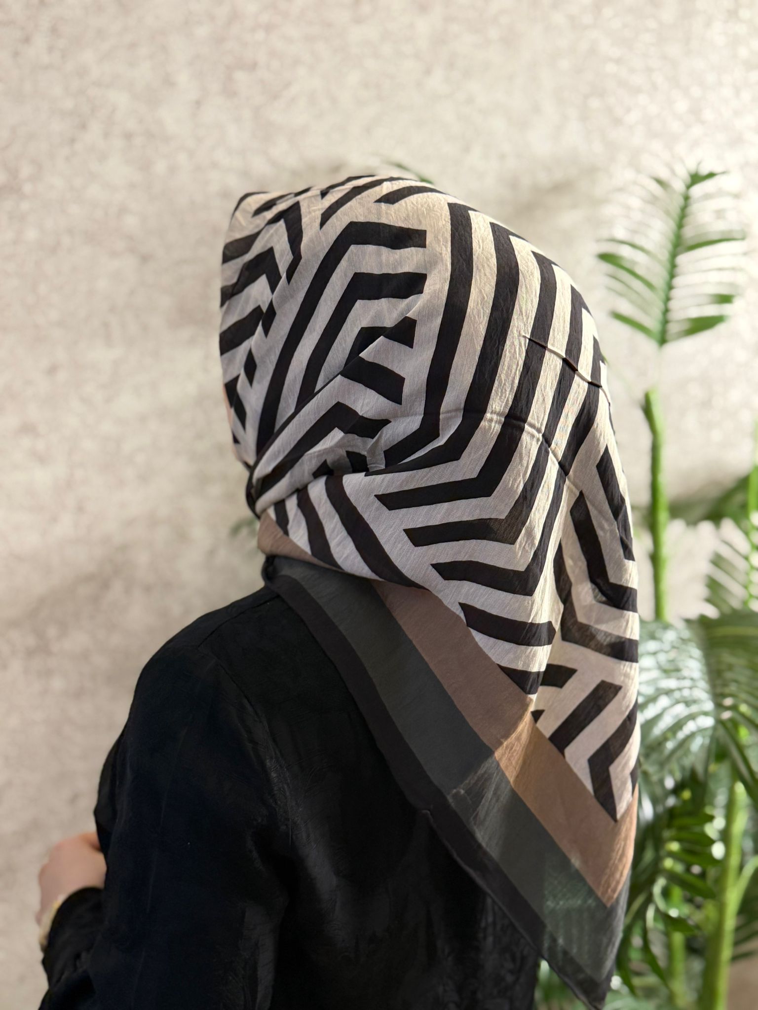 BEYAZ, SİYAH, ACI KAHVE, GRİ