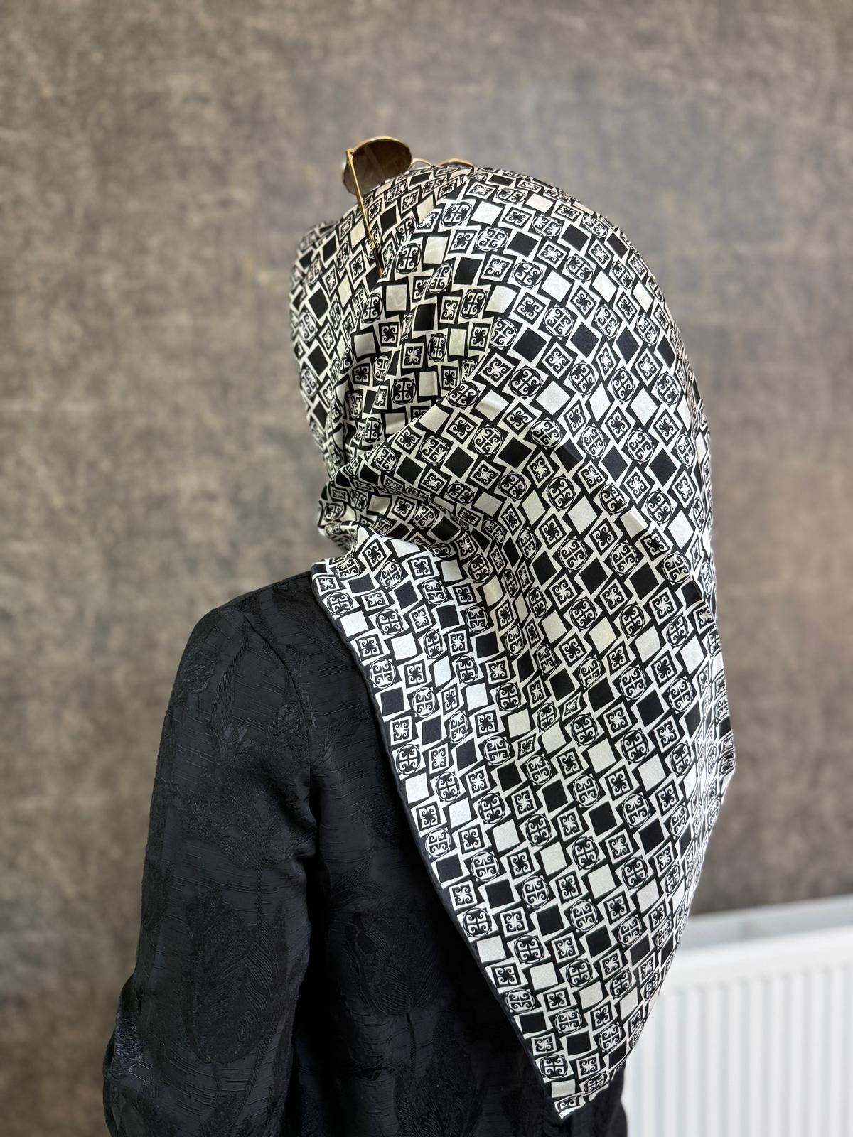 PİERRE CARDİN %100 SURA İPEK EŞARP