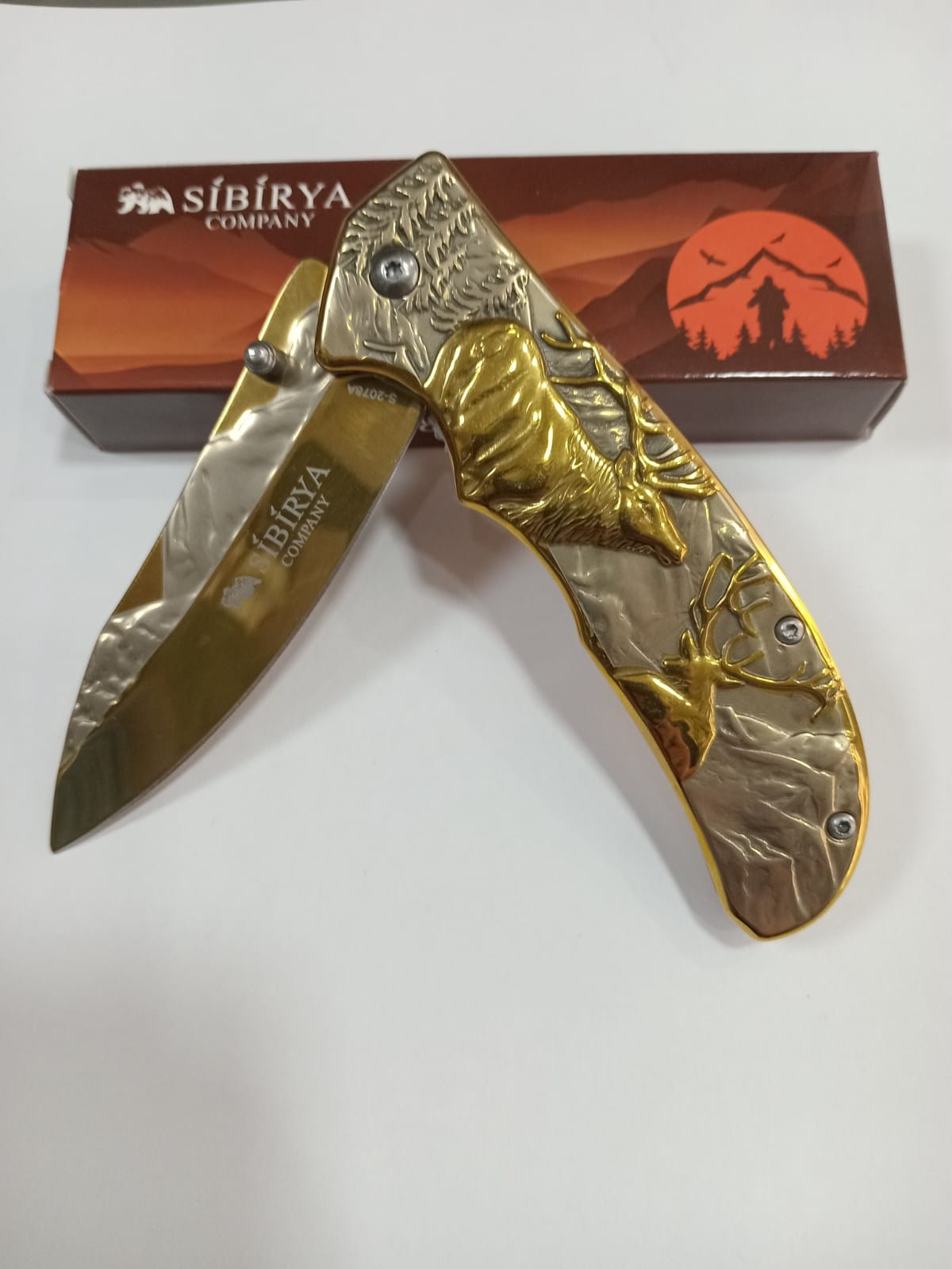 Sibirya Kabartmalı Sarı Renkli Geyik Desenli Kamp Çakısı