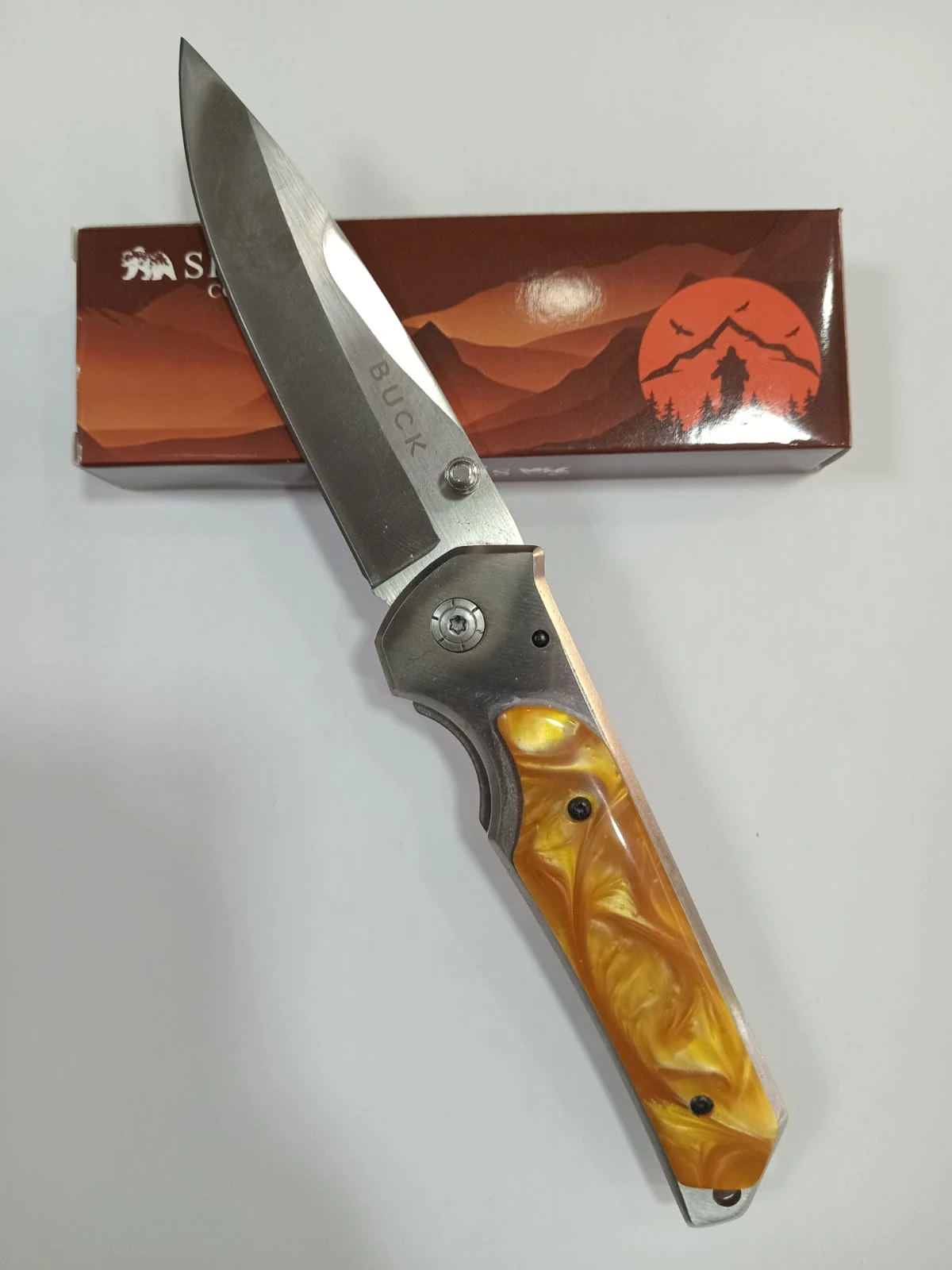 Buck Kabartmalı Sarı Renk Kabzeli Kamp Çakısı