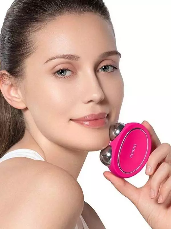 FOREO Bear™ 2 Microcurrent Yüz Sıkılaştırma Cihazı (Fuşya)
