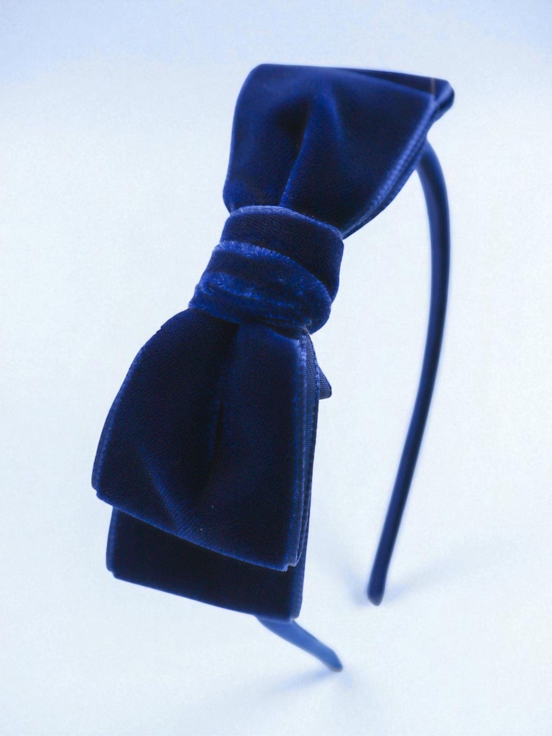 VELVET BOW