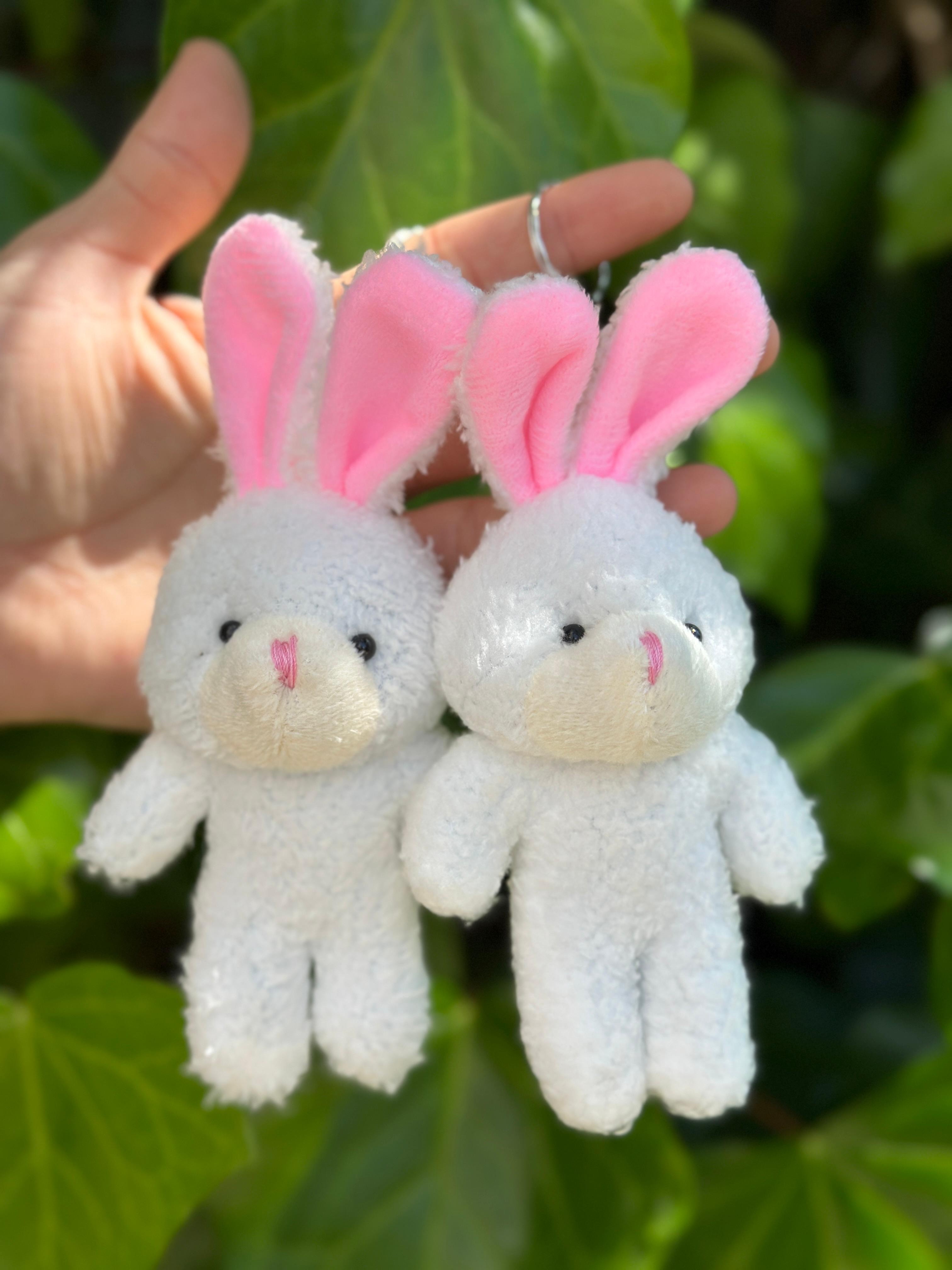 Pembe Kulaklı Beyaz Sevimli Tavşan Anahtarlık 12'li Paket