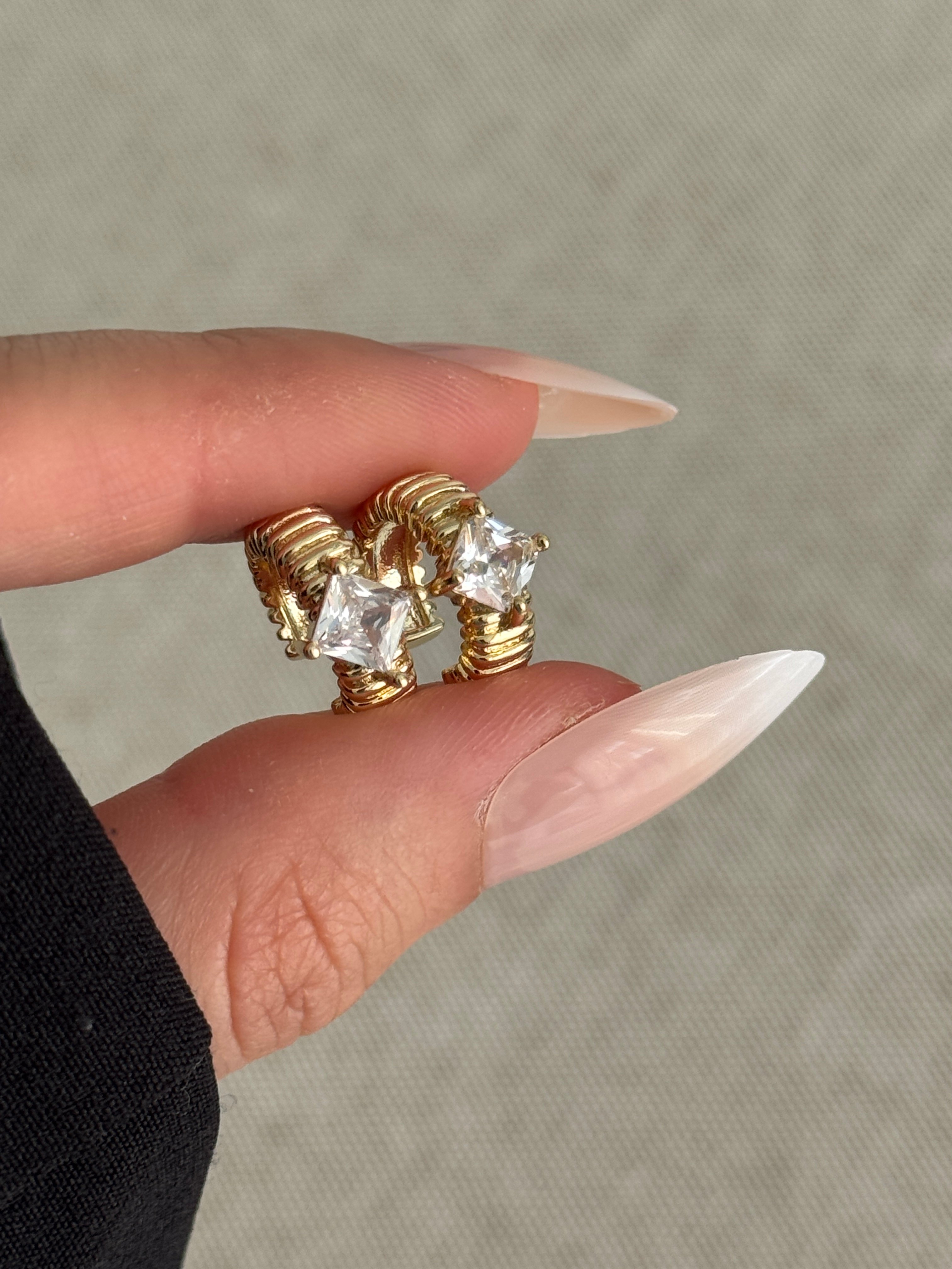 Taşlı Earcuff