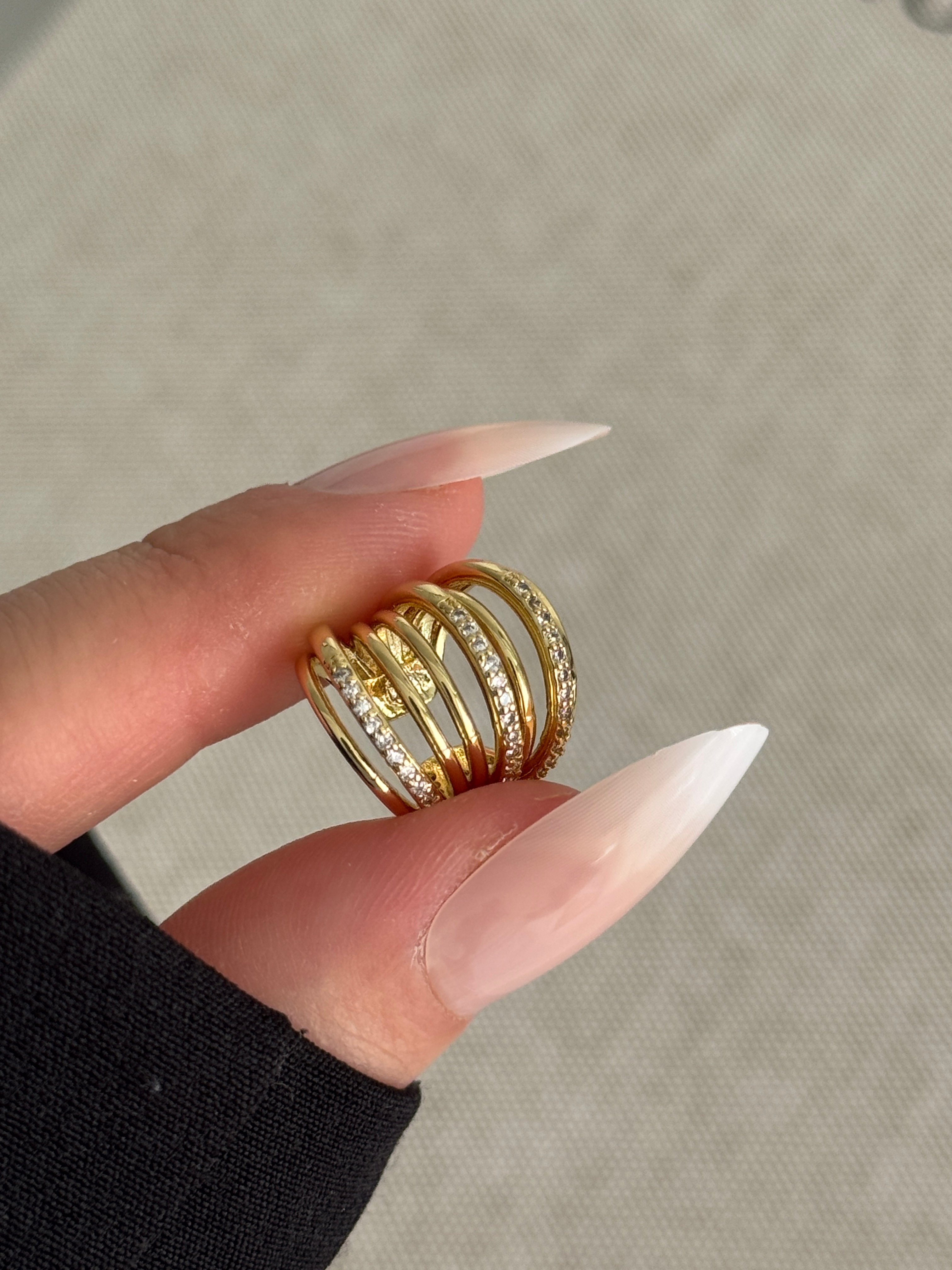 Sıralı Taşlo Earcuff
