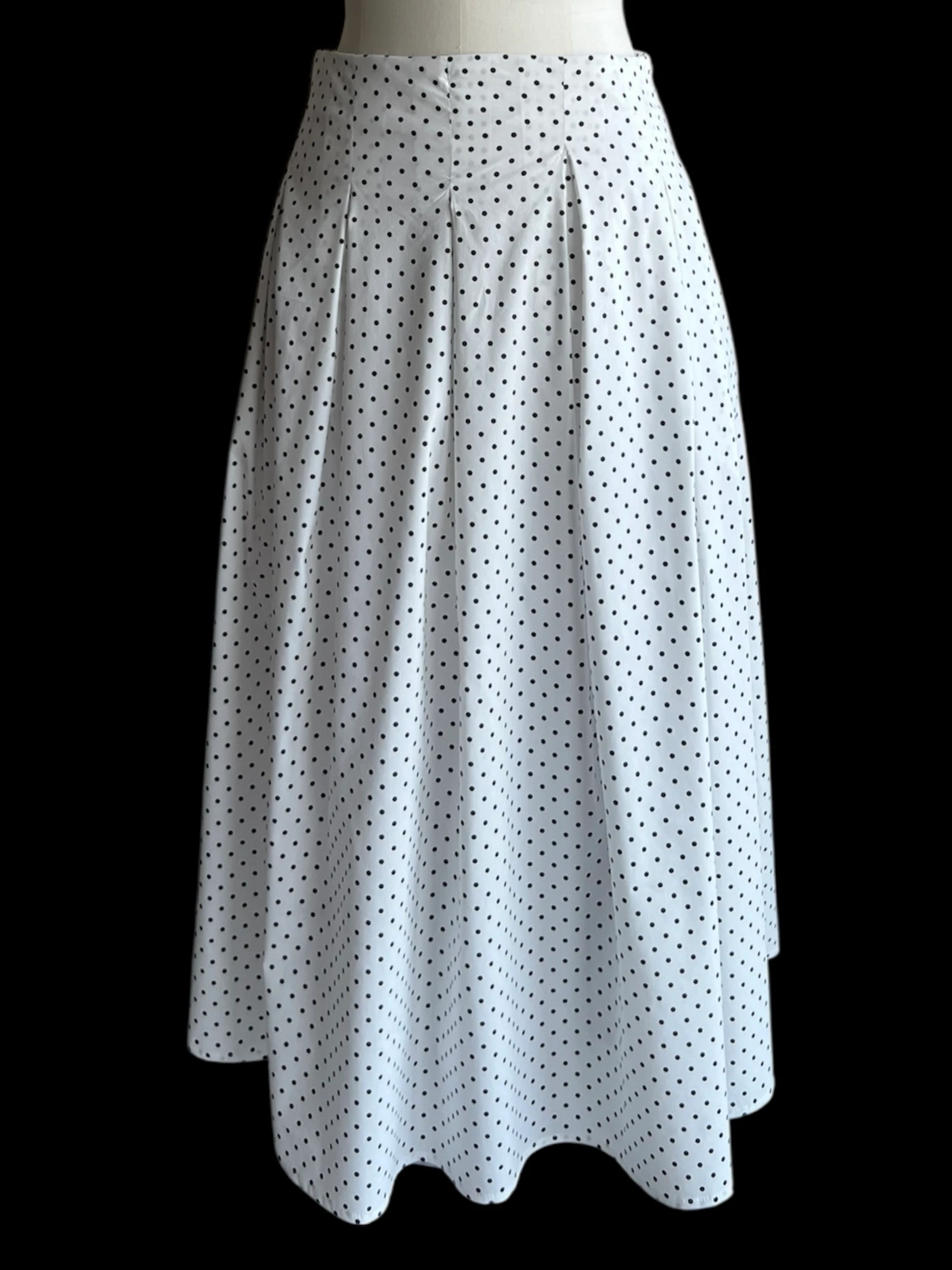 Limited: Siyah Puantiyeli Beyaz Etek | SIYENDAS