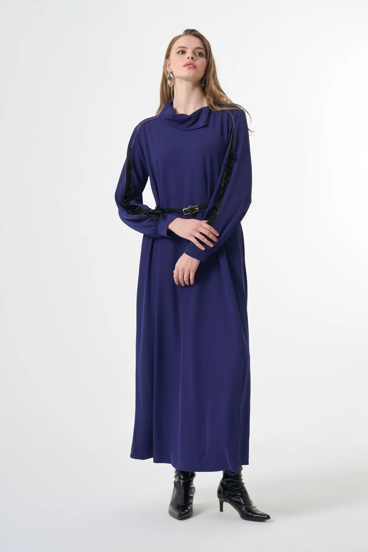 Misswhence Kadife Detaylı Elbise (38800)