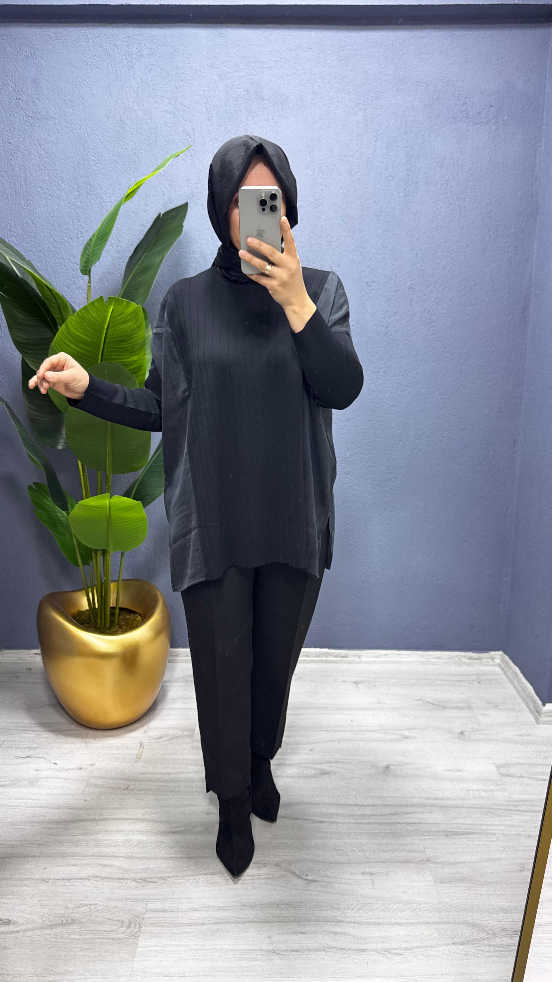 Tığ Triko Kumaş Kombinli Yandan Yırtmaçlı Sıfır Yaka Triko (TNK.21915.1)