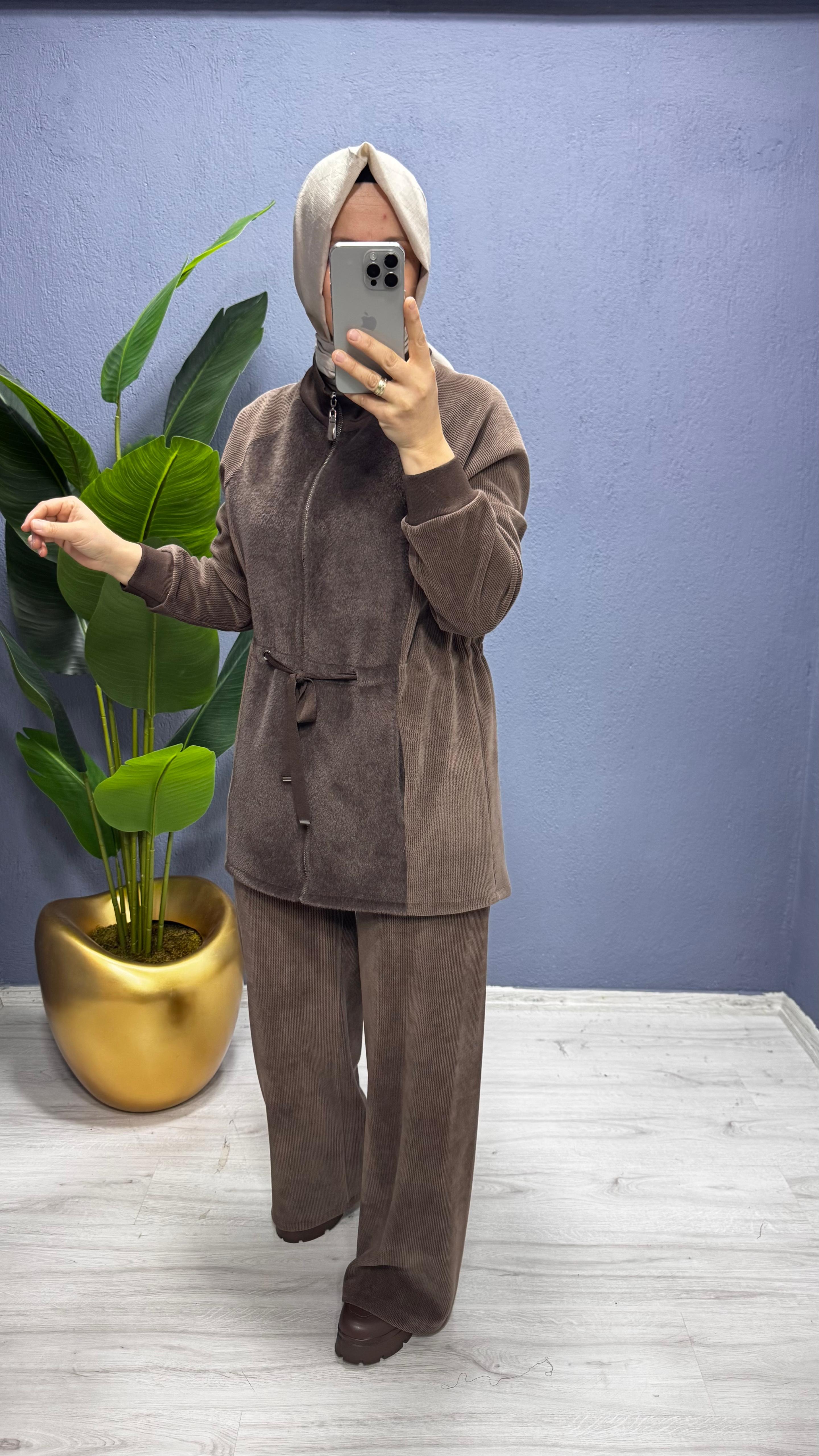 Tığ Triko  Kürk Detaylı Kadife Dokulu Pantolonlu Takım TKM.5032.01