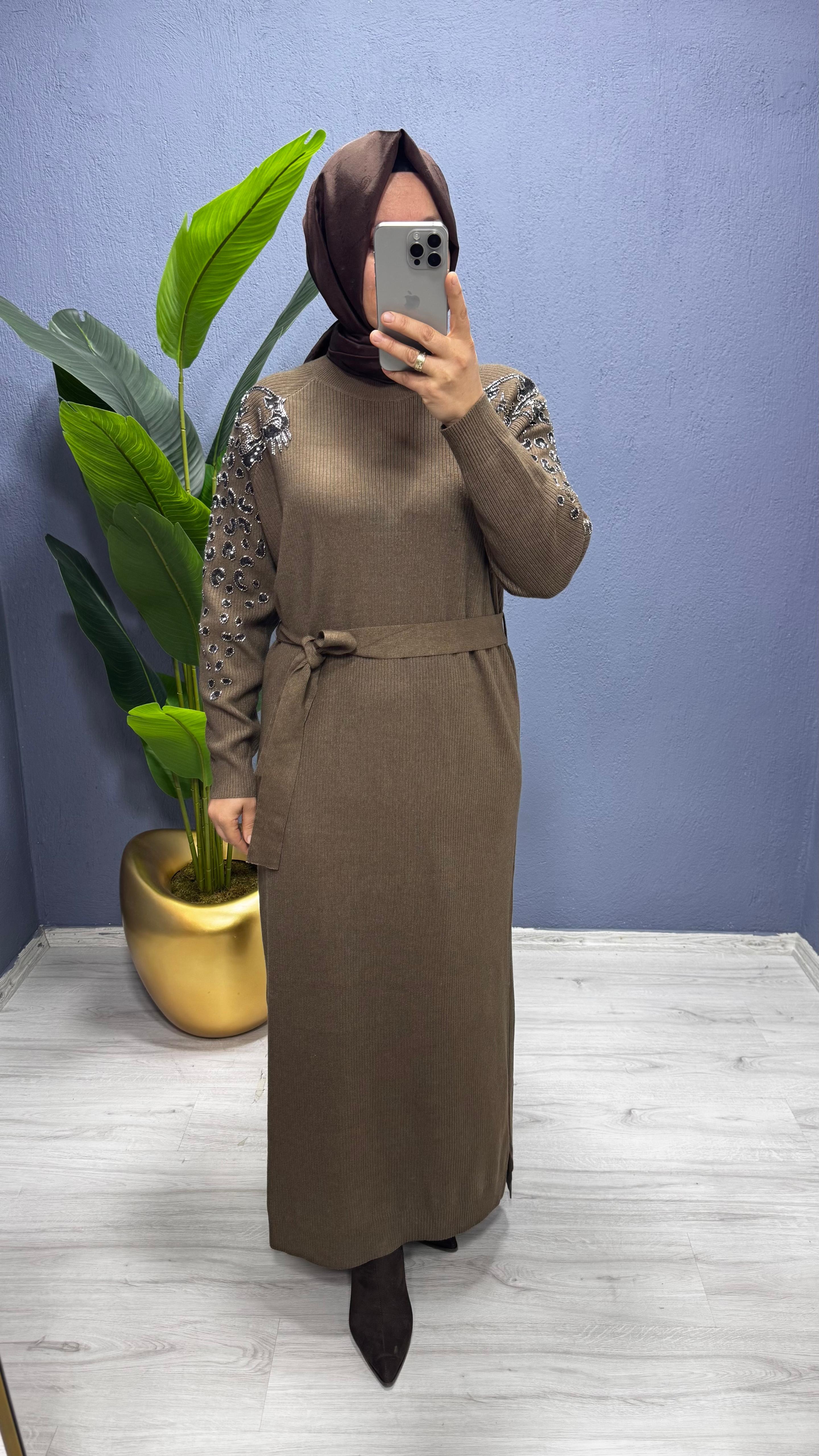 Fuat Gürşen Kolları İşlemeli Triko Elbise 4106