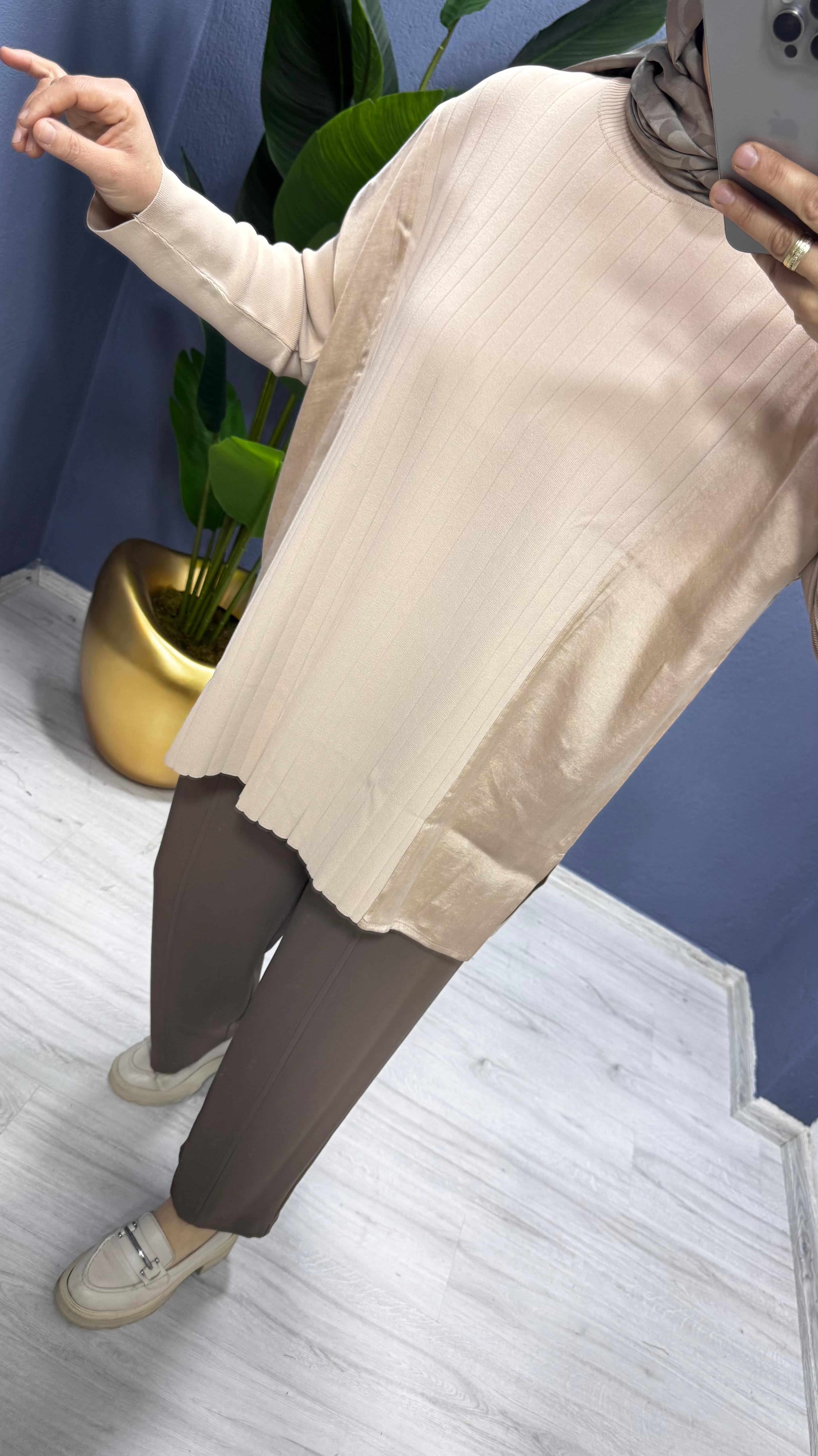 Tığ Triko Kumaş Kombinli Yandan Yırtmaçlı Sıfır Yaka Triko (TNK.21915.1)