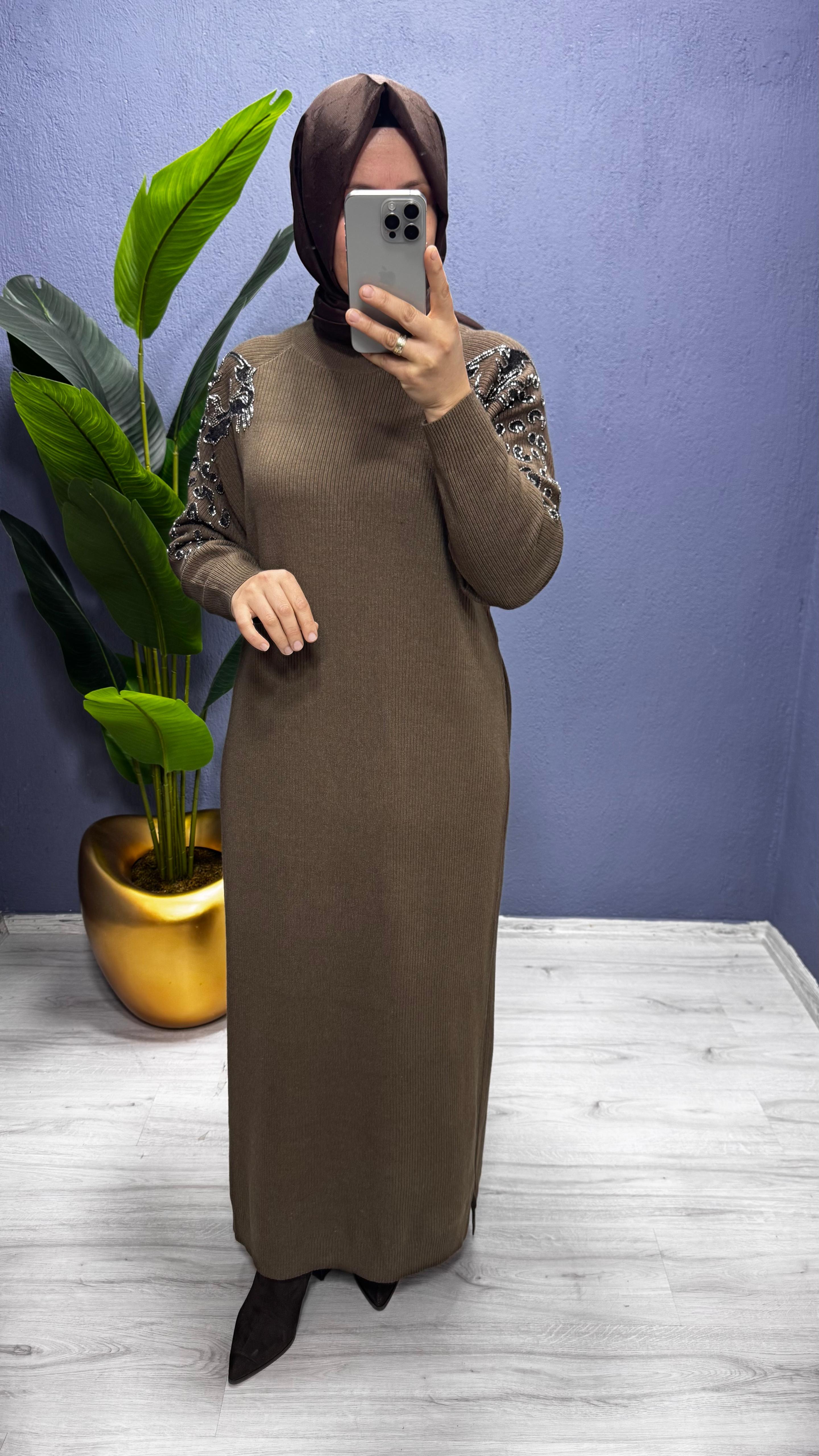 Fuat Gürşen Kolları İşlemeli Triko Elbise 4106