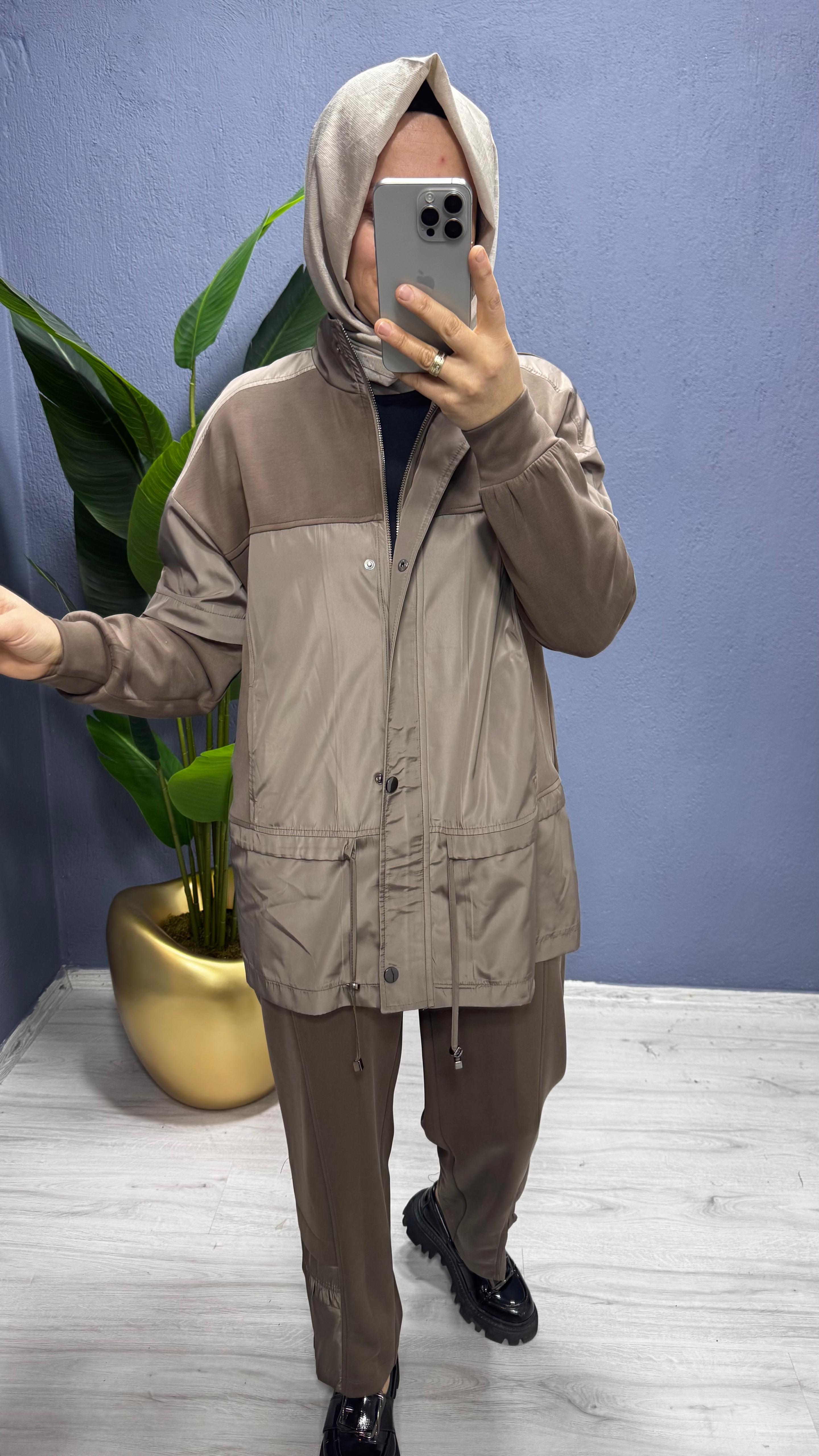 Tığ Triko  Dik yaka Önden Patlı Pantolonlu Takım TKM.5049.01