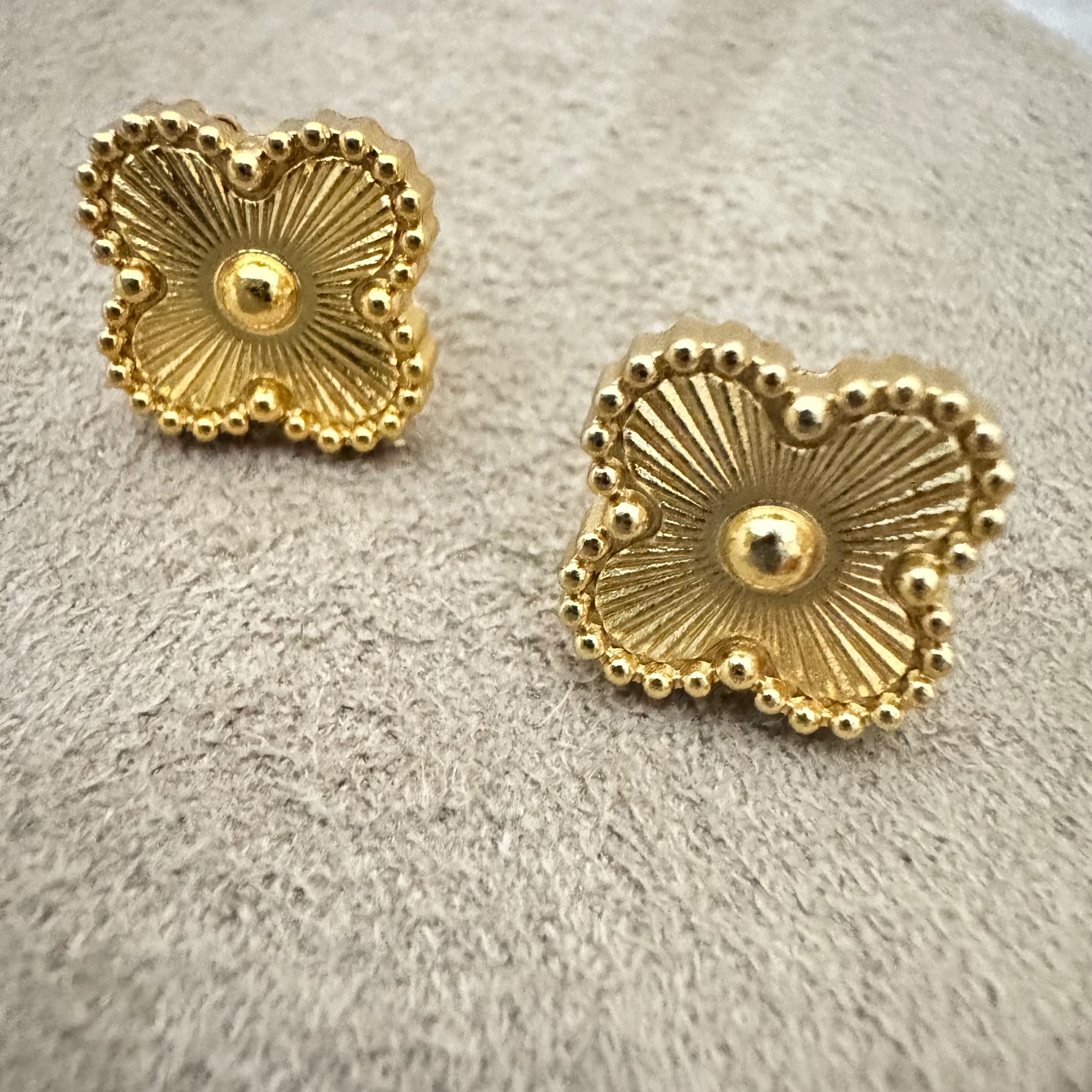 Çelik Kolye & Küpe Yonca Set