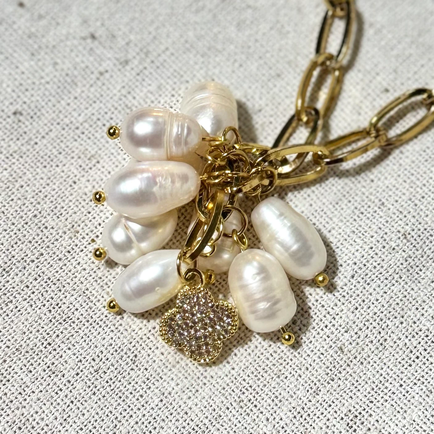 Doğal İnci Yonca Charm Tasarım Çelik Kolye