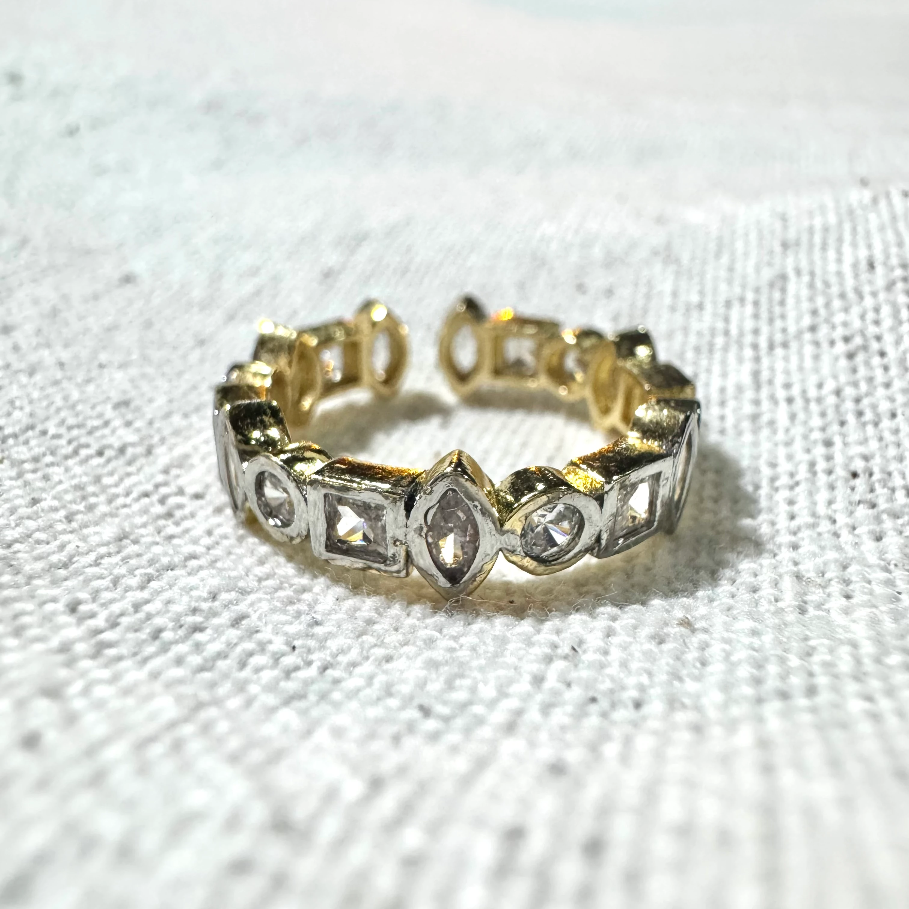 VIP Seri Geometrik Taşlı Yüzük