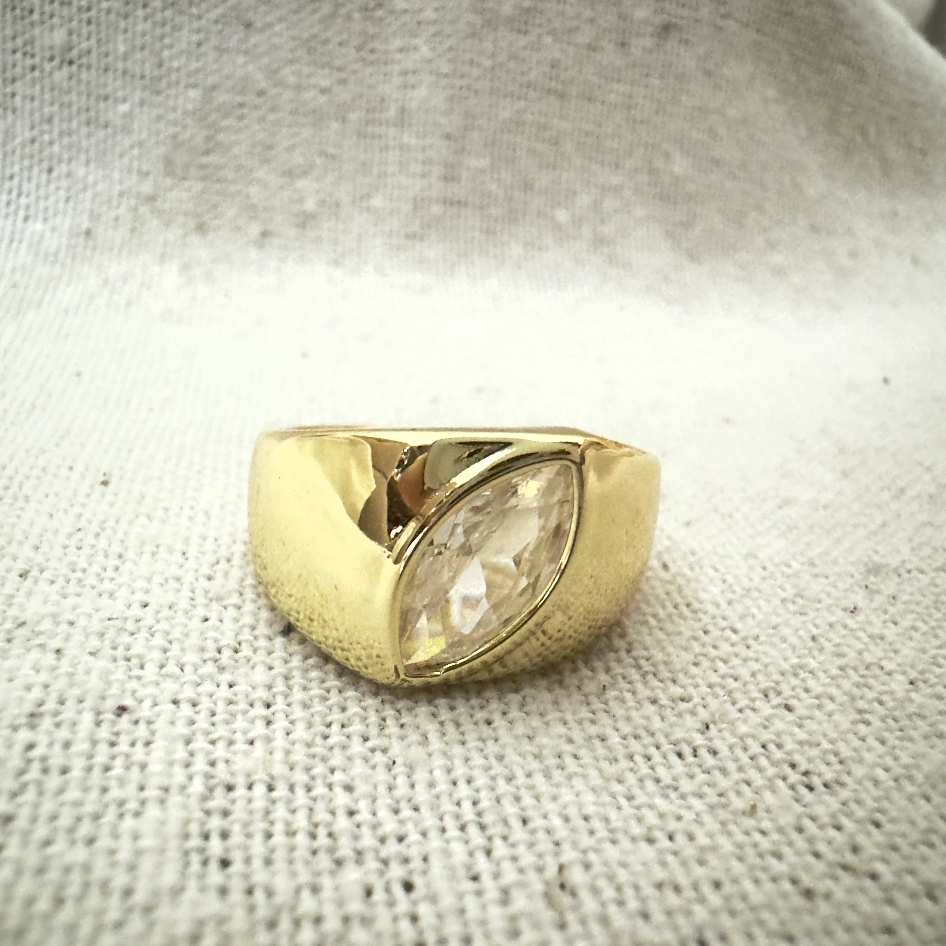 VIP Seri Badem Taşlı Yüzük