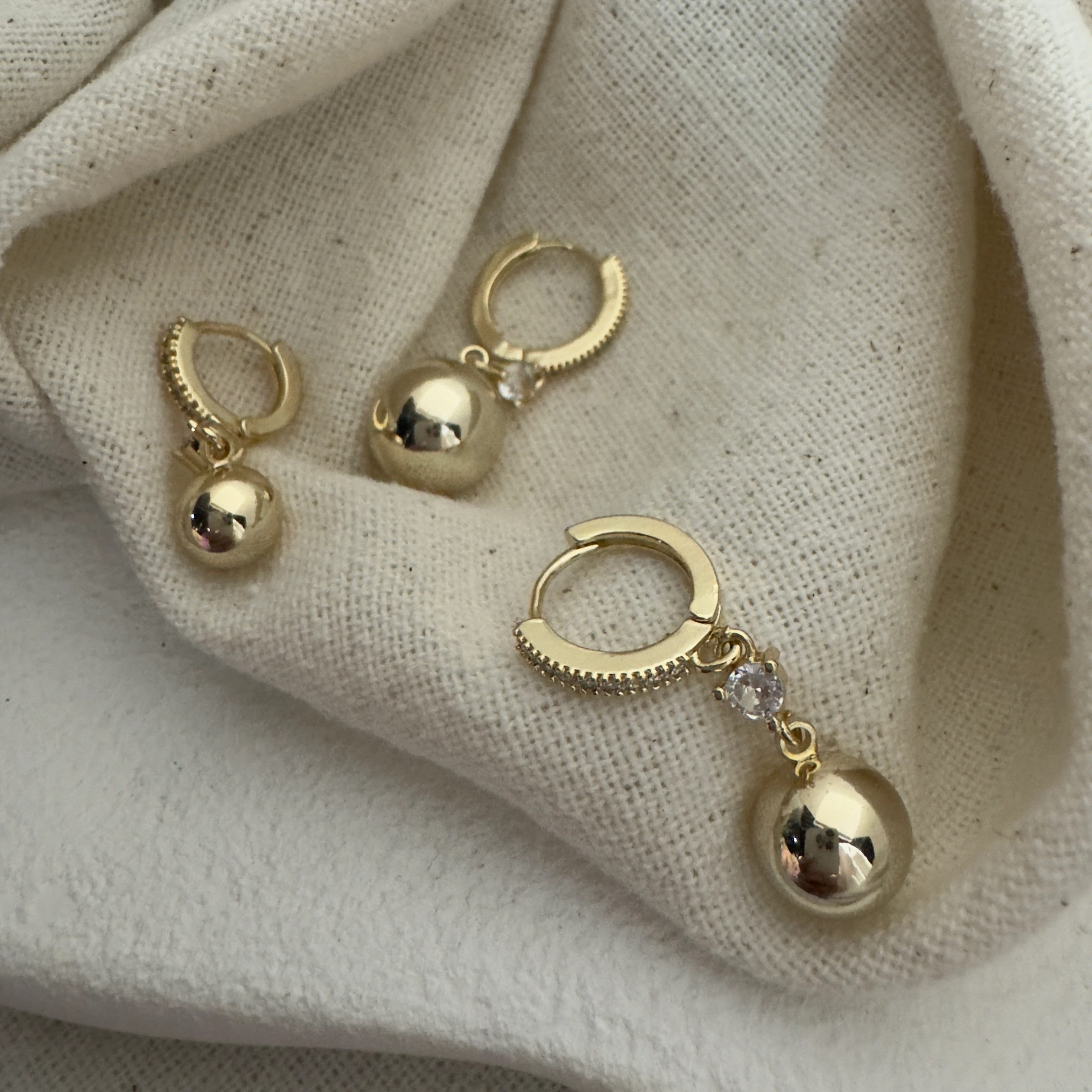 VIP Seri Taşlı Üçlü Top Küpe