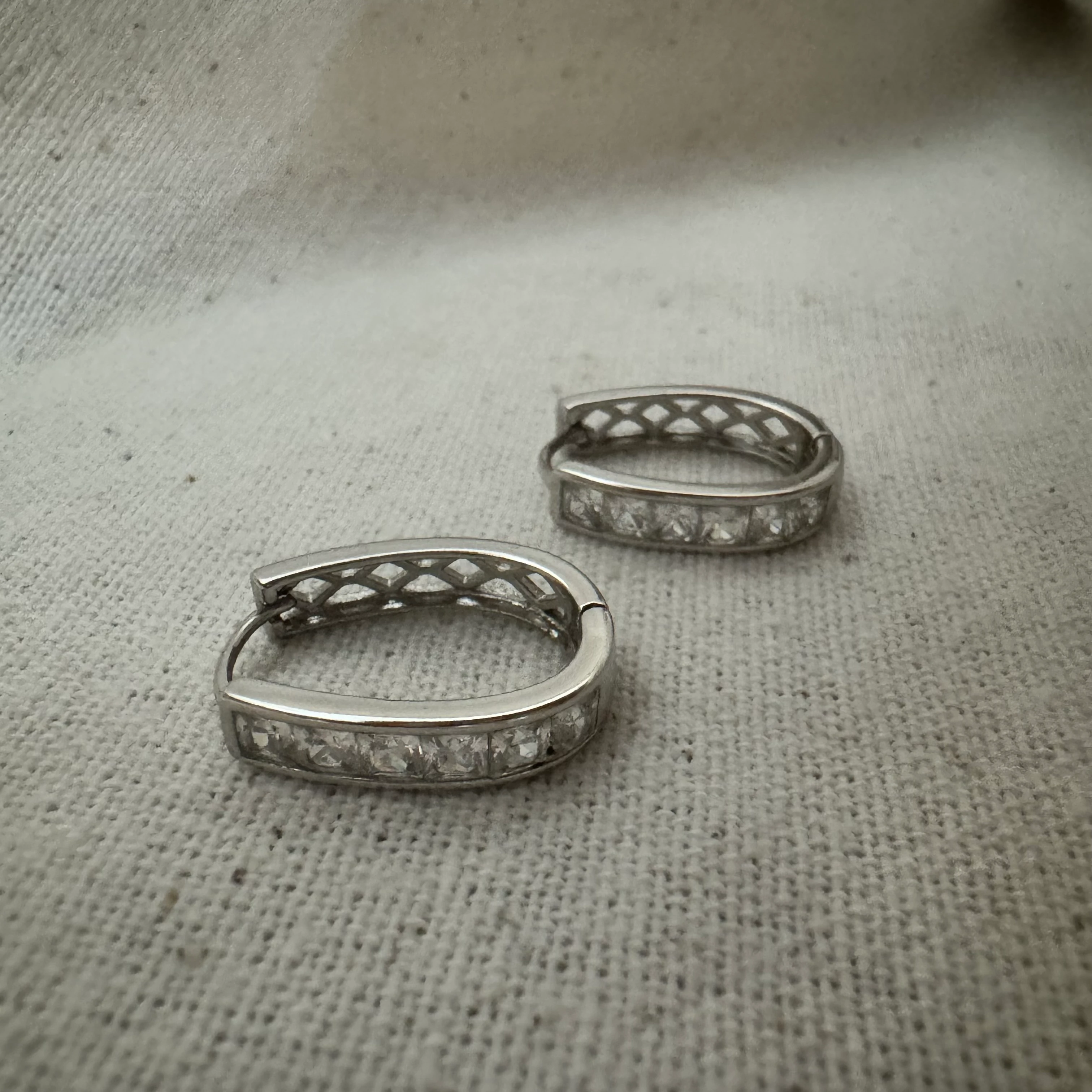 VIP Seri Oval Halka Küpe