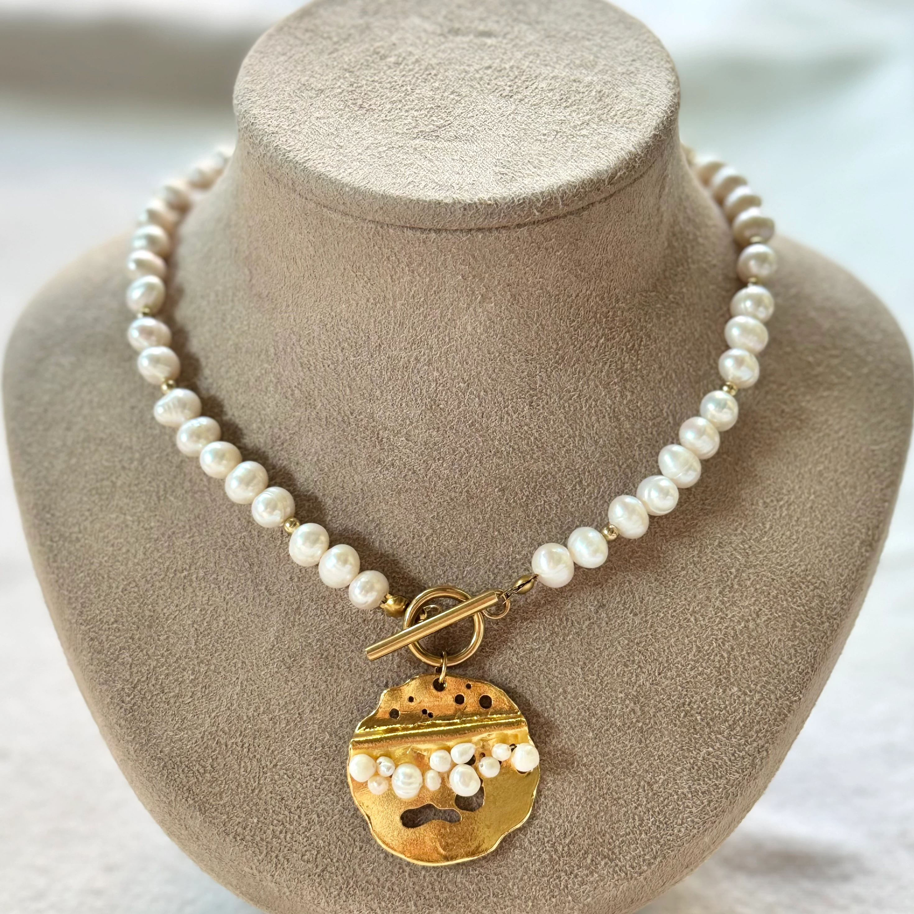 Doğal İnci İşlemeli Tasarım Kolye