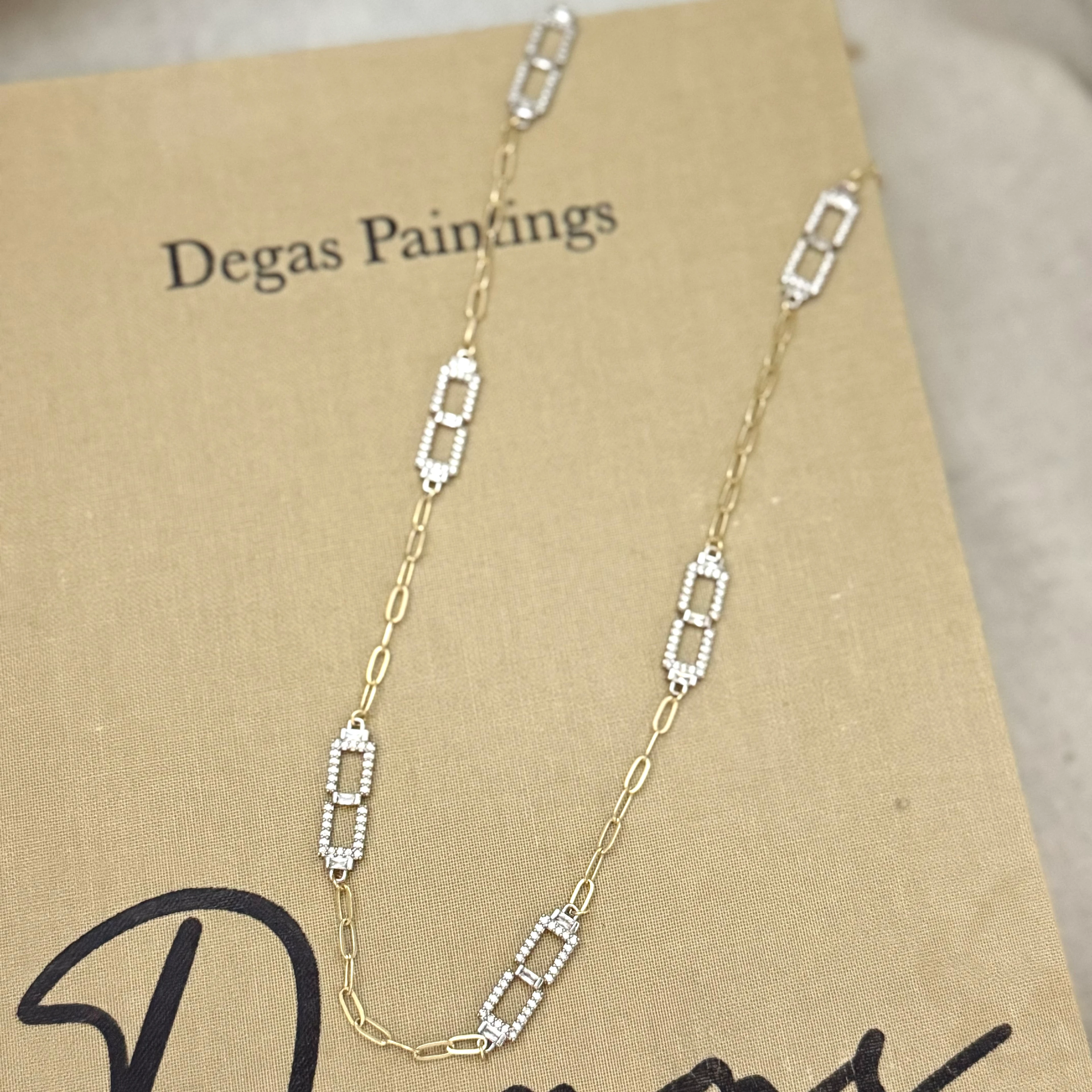 Modern Tasarım Uzun Zincir