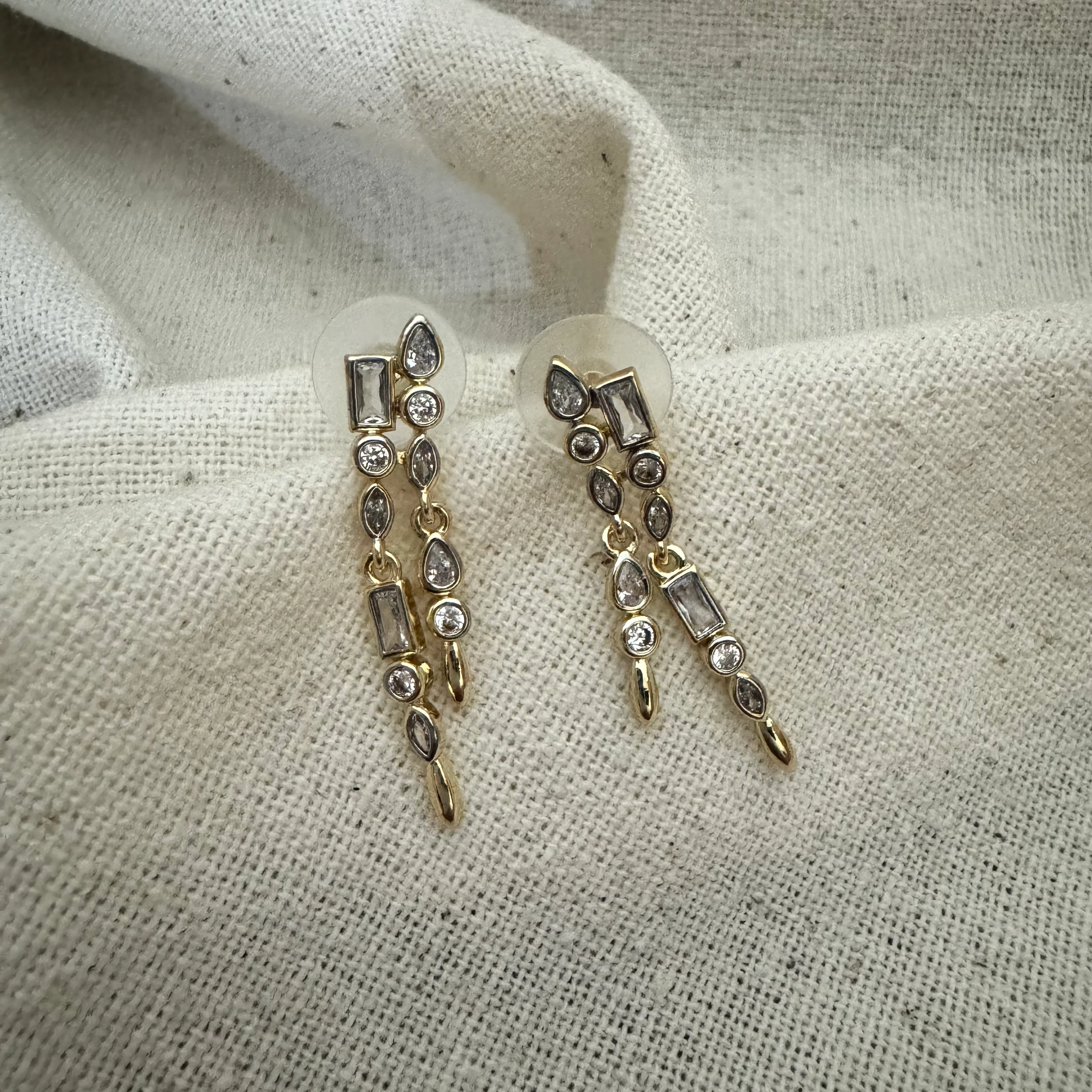 Geometrik Şekil Sallantı Küpe