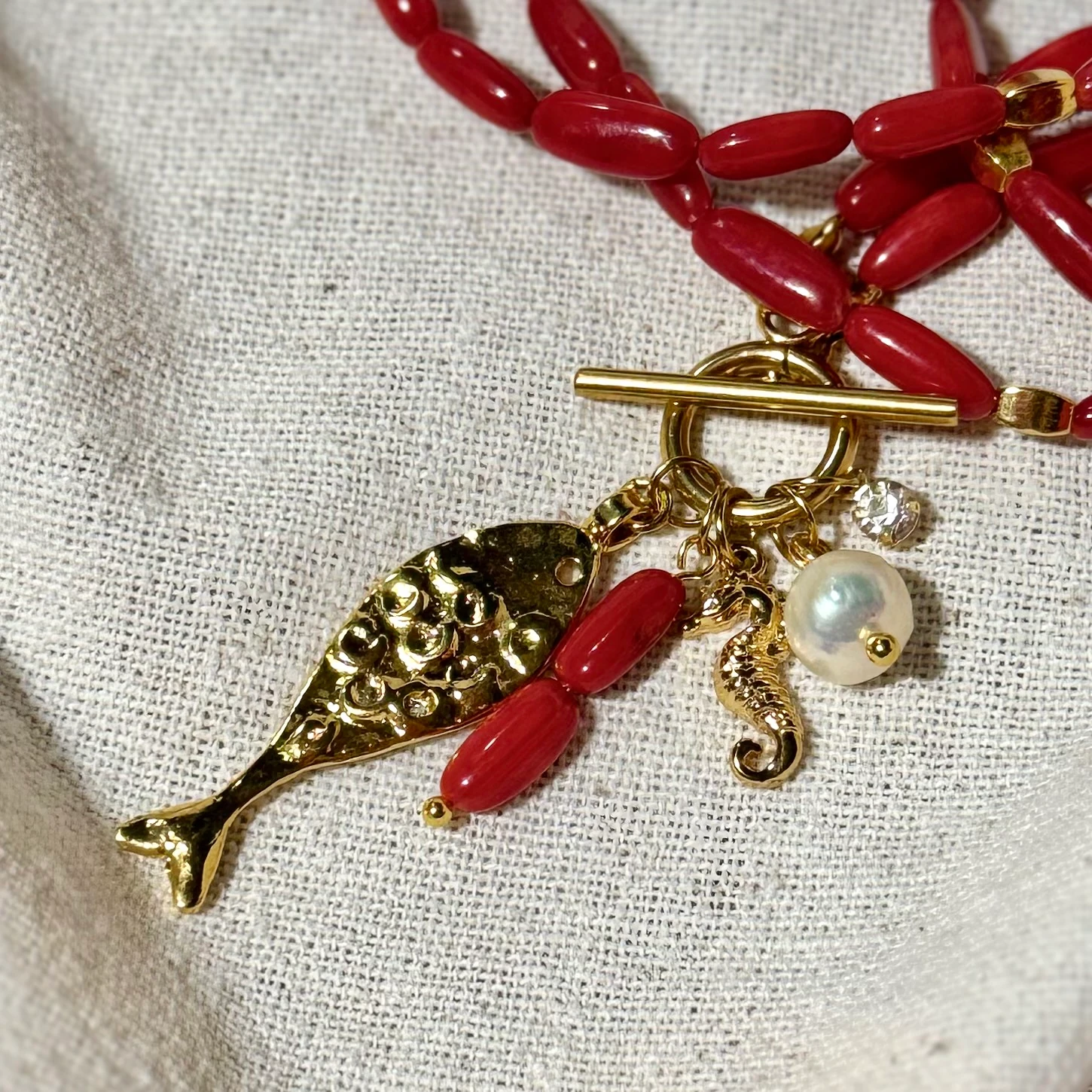 Doğal Mercan Balık Charm Tasarım Kolye