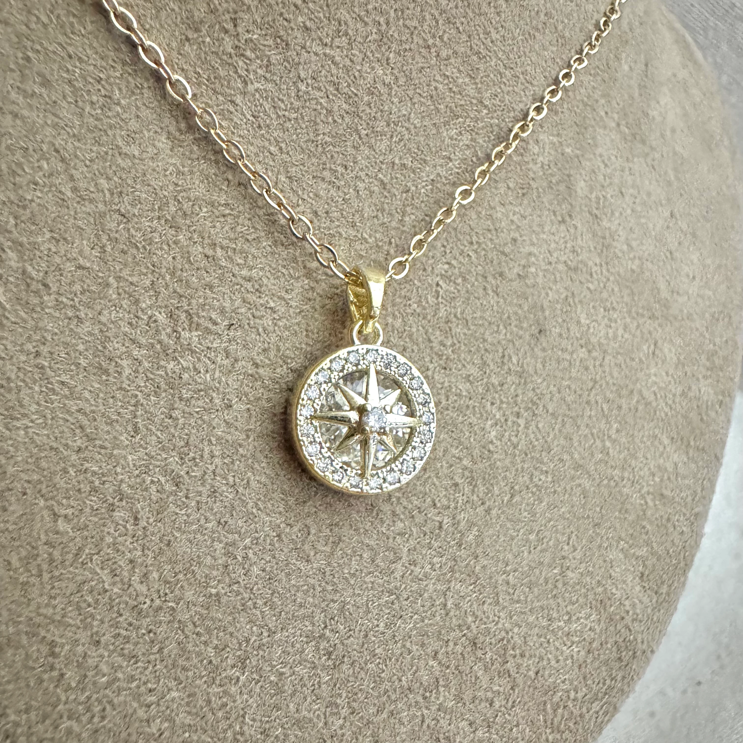 Zirkon Taşlı Kutup Yıldızı Minimal Kolye 