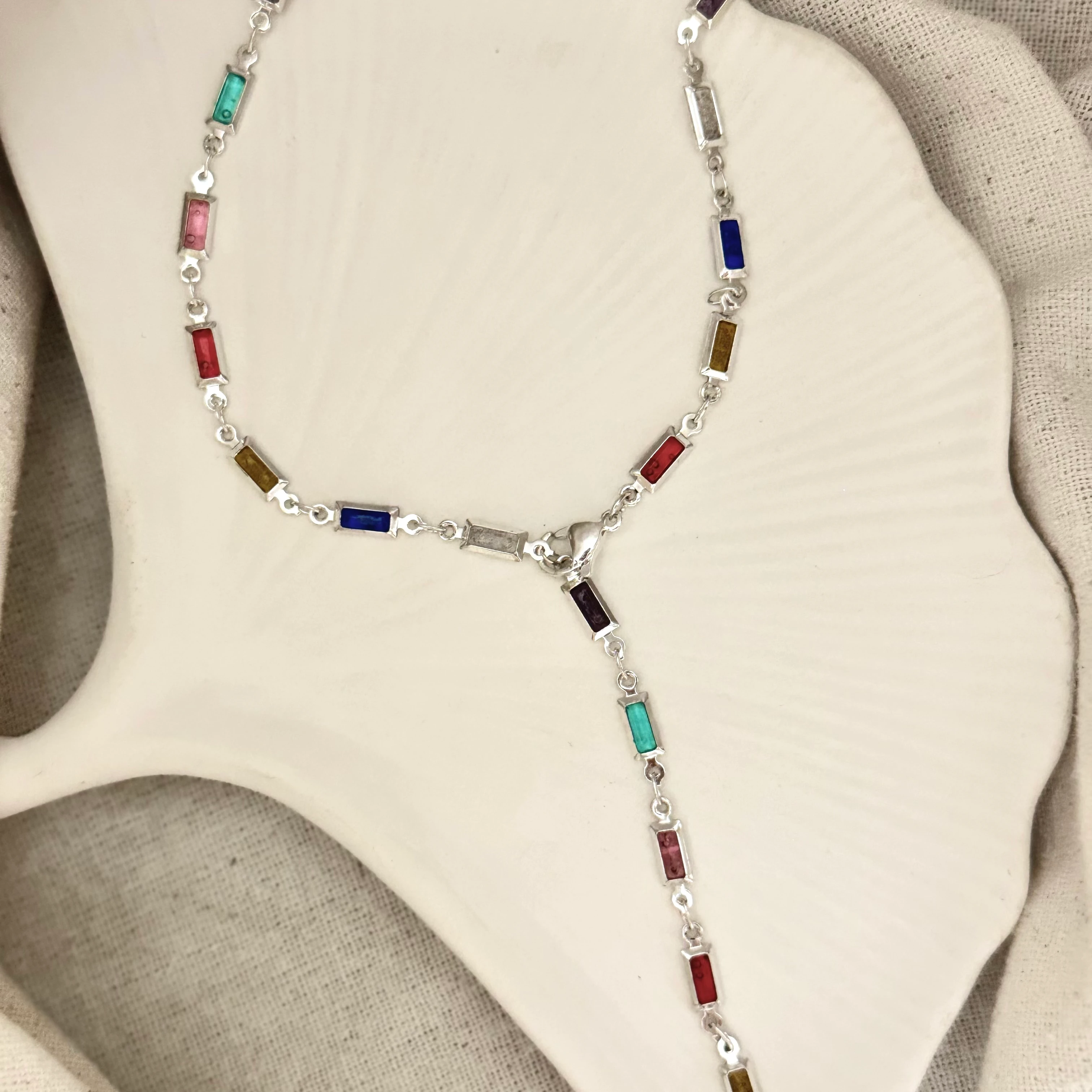 VIP Seri Renkli Taşlı Dekolte Zincir