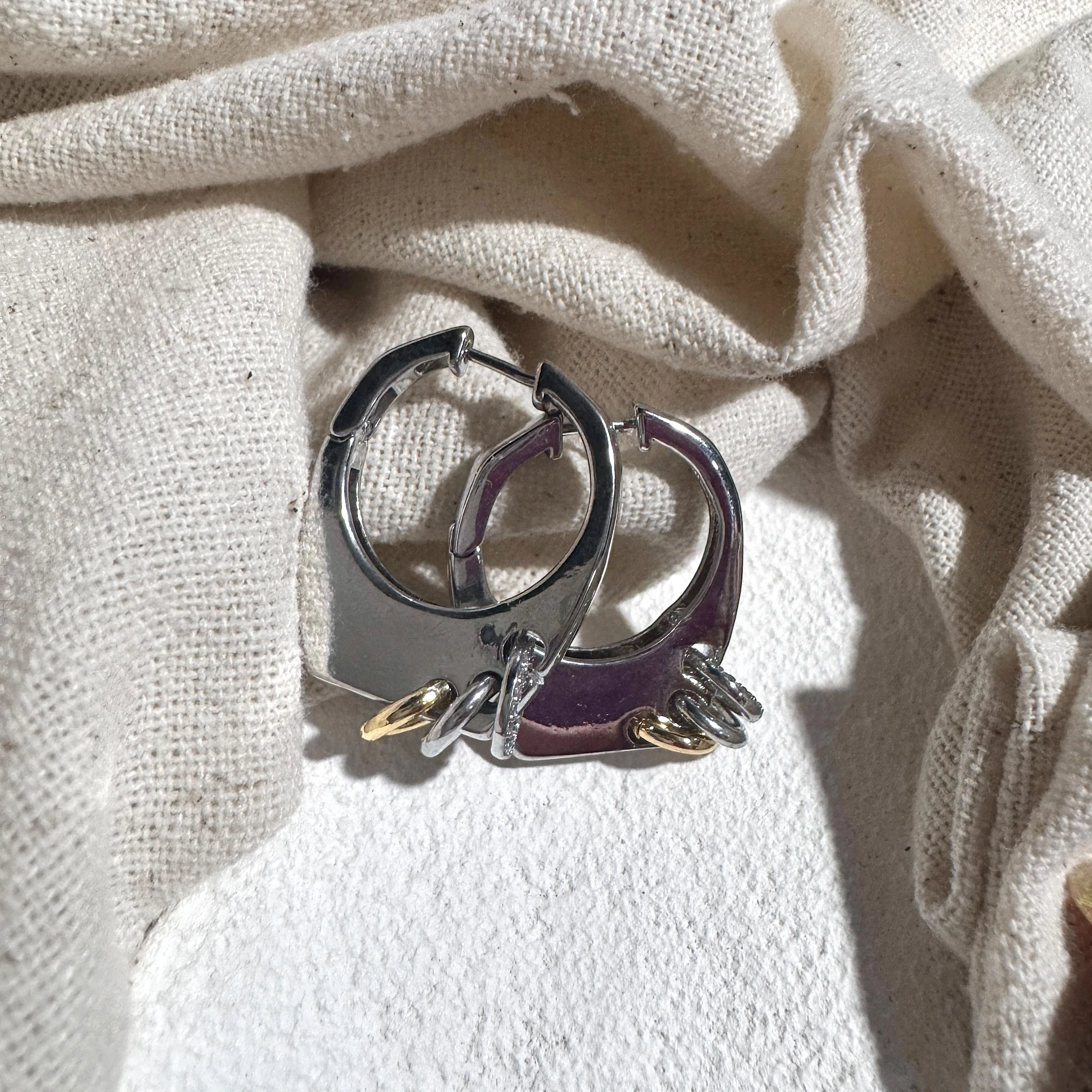 İki Renkli Halka Sallantılı Küpe