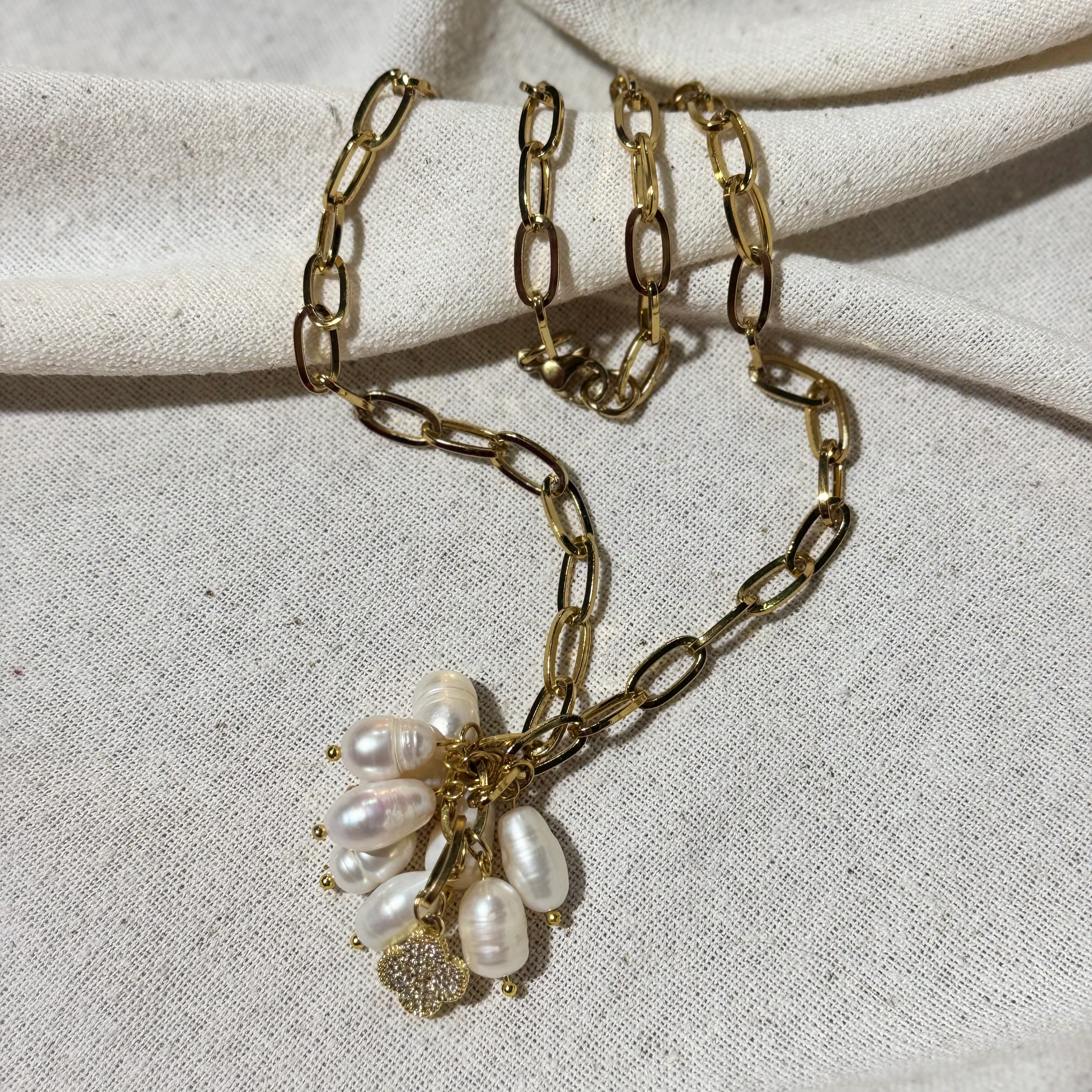 Doğal İnci Yonca Charm Tasarım Çelik Kolye