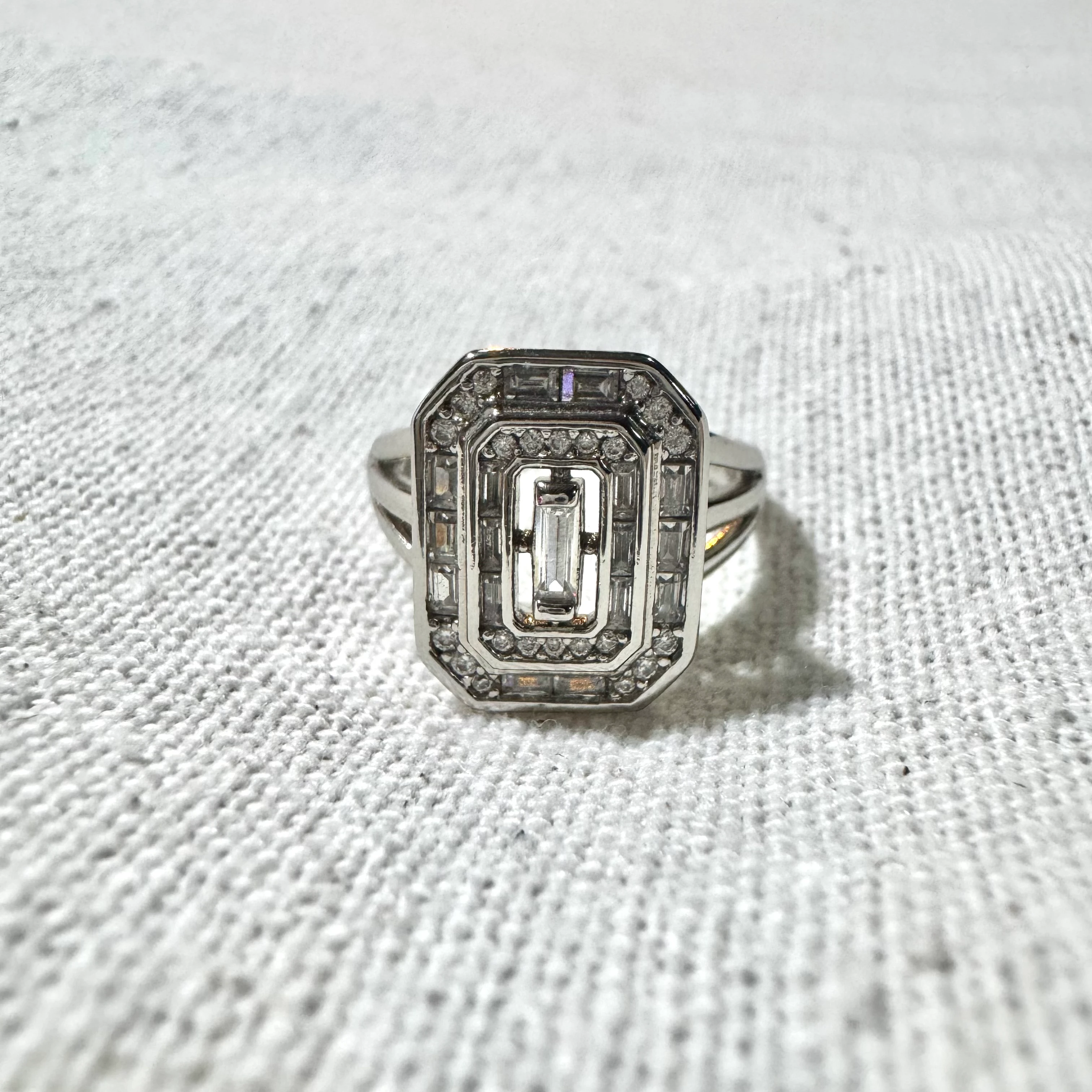 Gümüş Taşlı Baget Yüzük