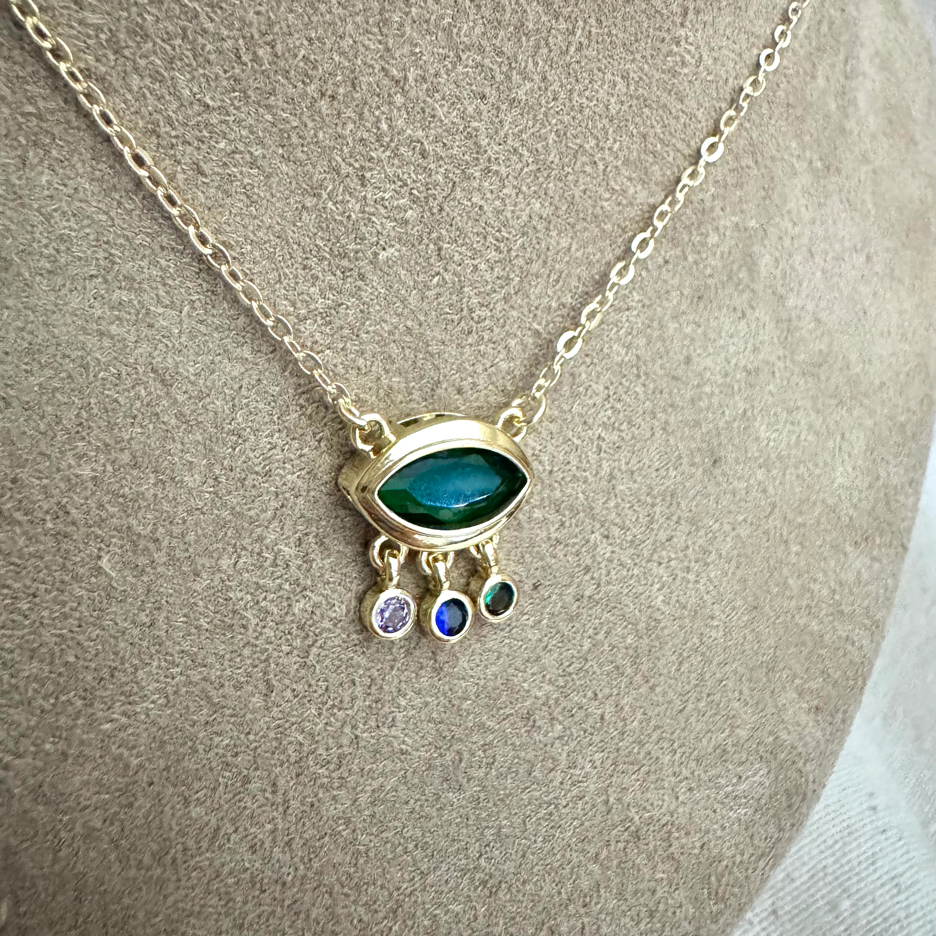 Yeşil Taş Sallantılı Minimal Kolye