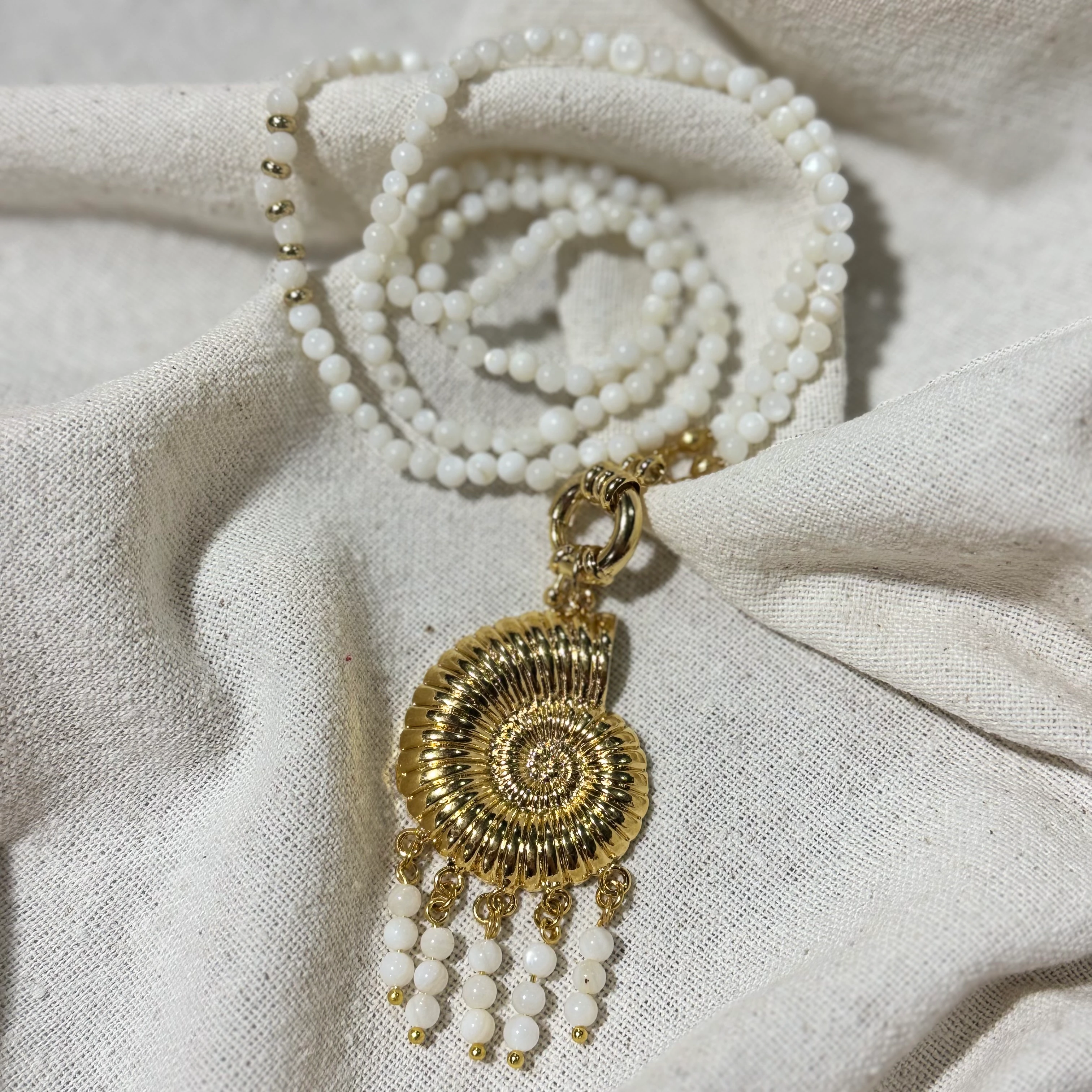 Doğal Sedef İstiridye Tasarım Kolye