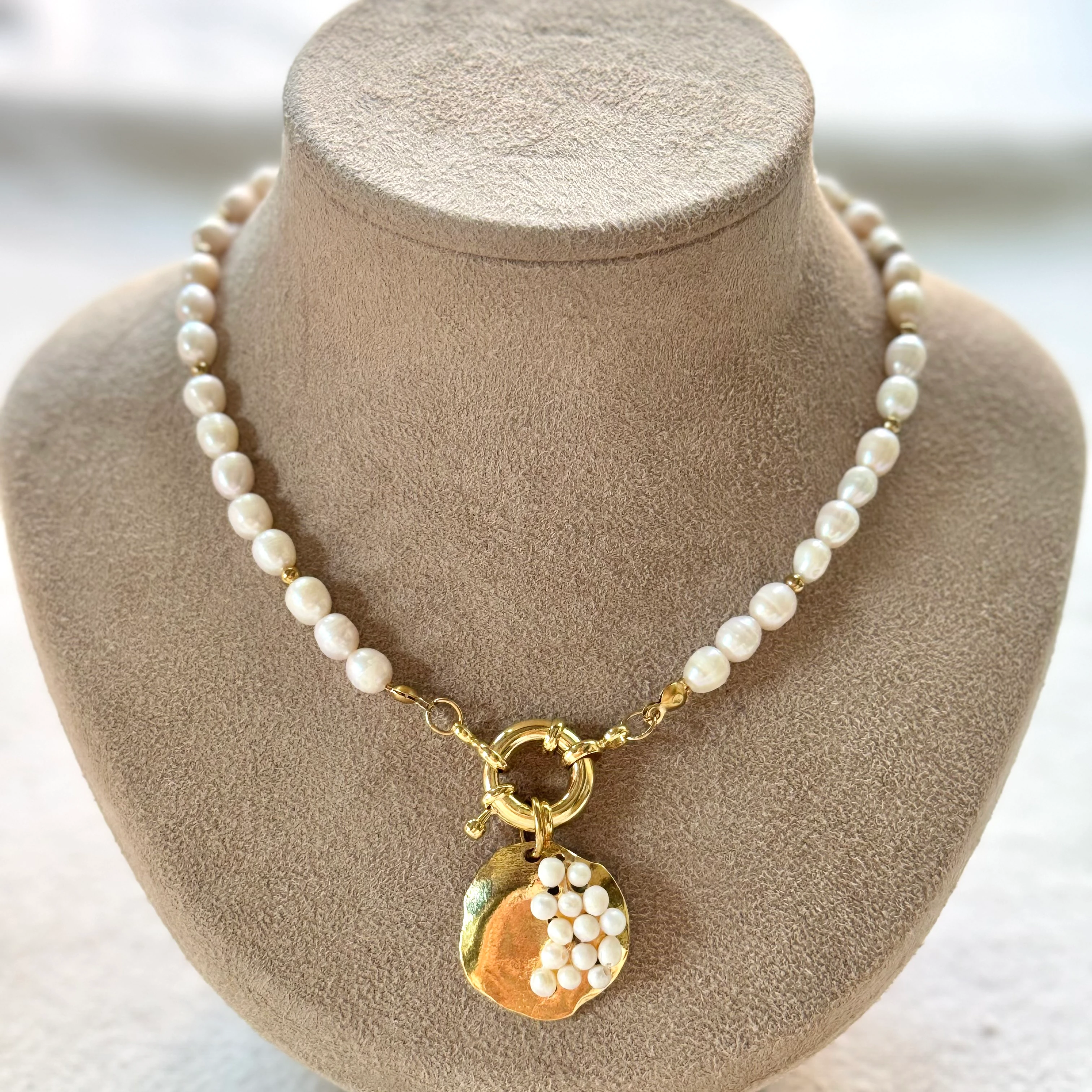 Doğal İnci İşlemeli Tasarım Kolye