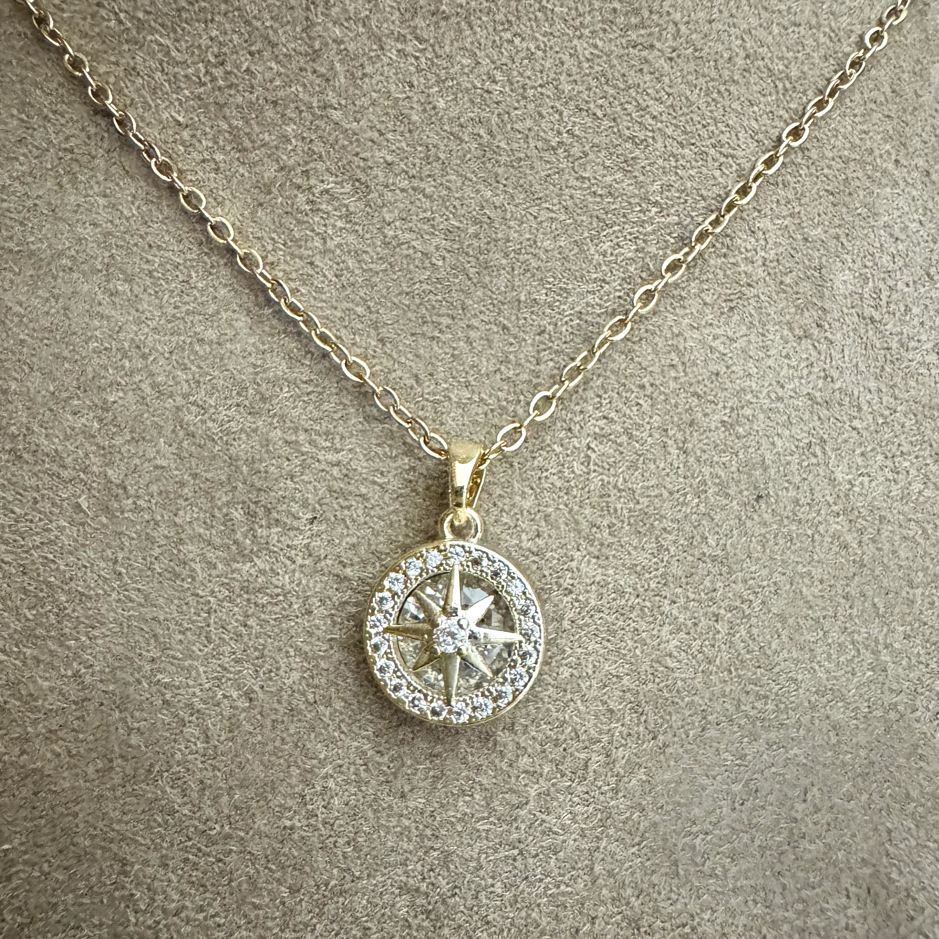 Zirkon Taşlı Kutup Yıldızı Minimal Kolye 