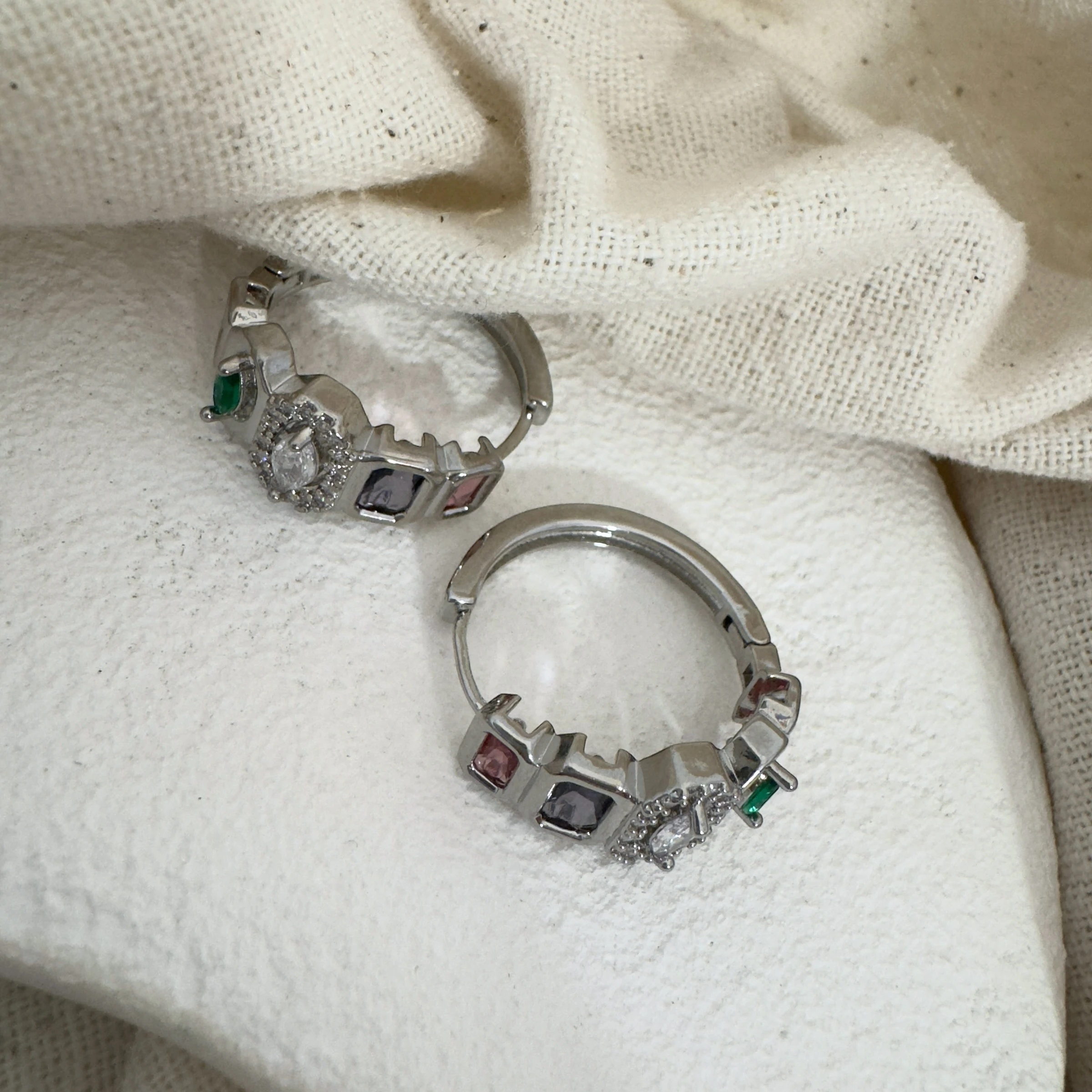 VIP Seri Renkli Taşlı Halka Küpe