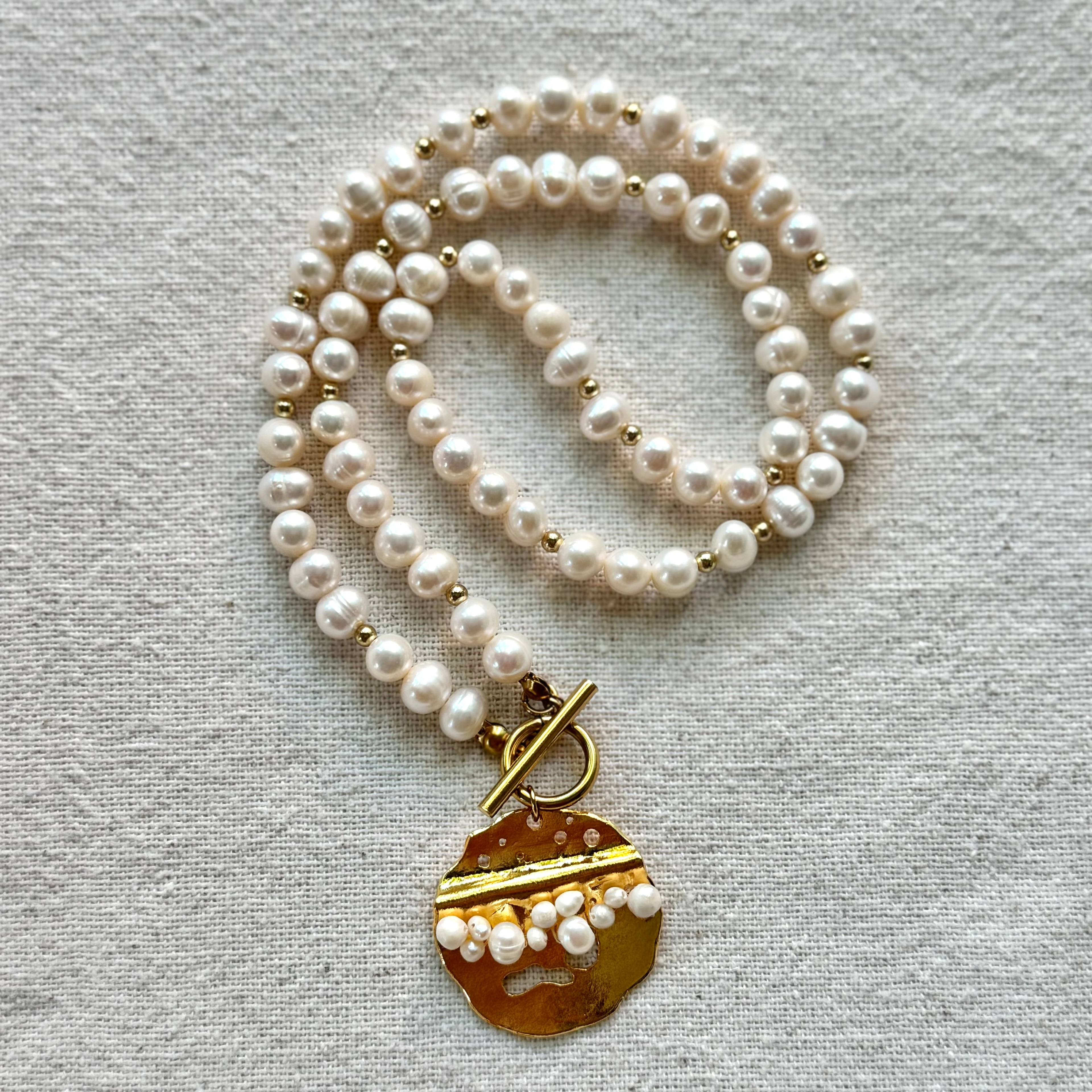 Doğal İnci İşlemeli Tasarım Kolye