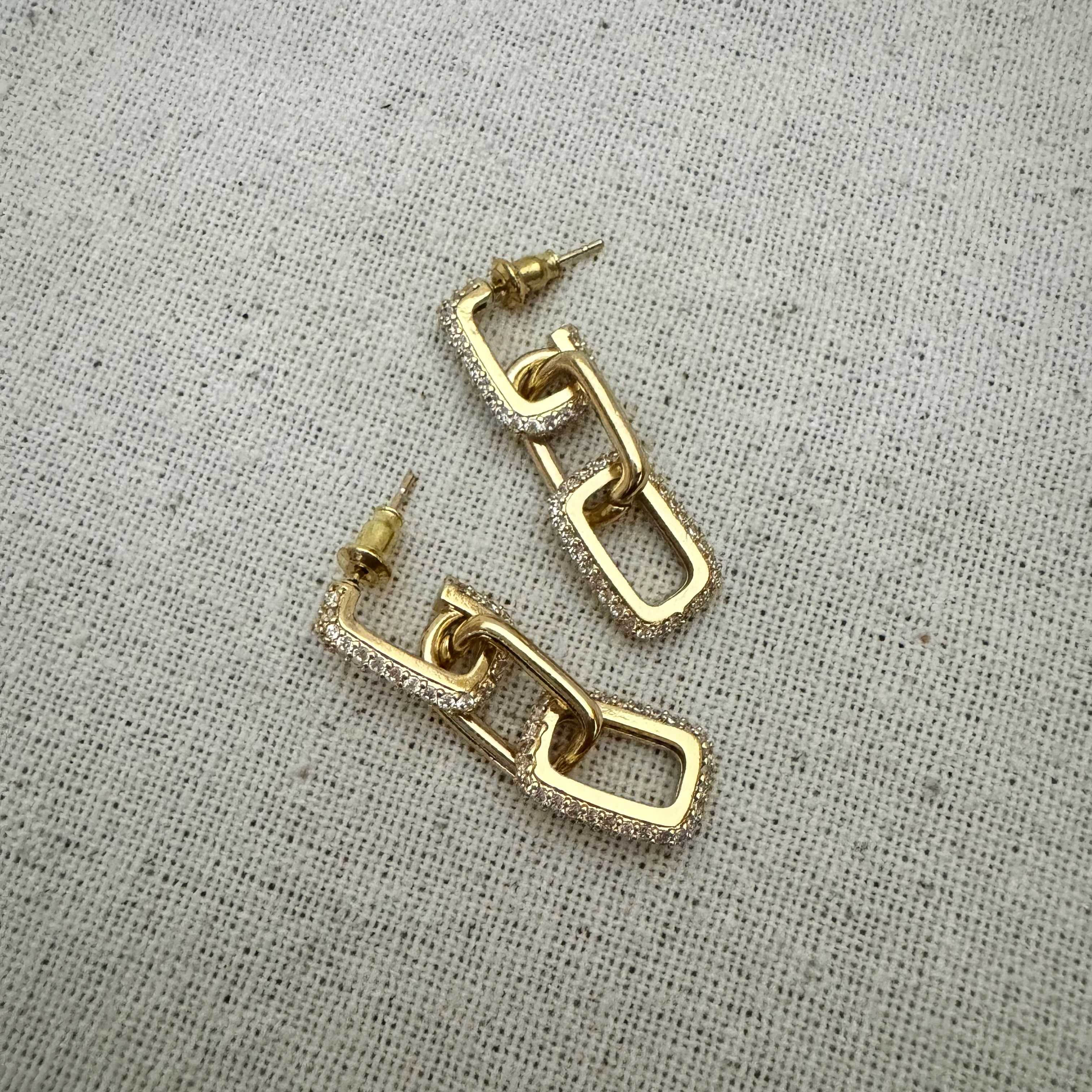 Zirkon Taşlı Zincir Küpe